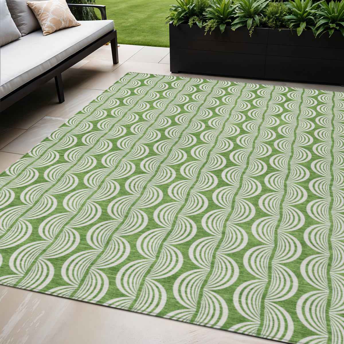 5' X 8' Green And Ivory Ogee Washable Indoor Outdoor Area Rug