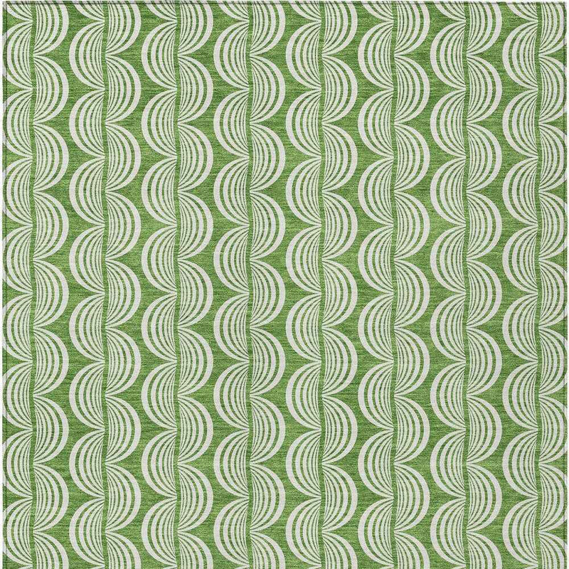 5' X 8' Green And Ivory Ogee Washable Indoor Outdoor Area Rug