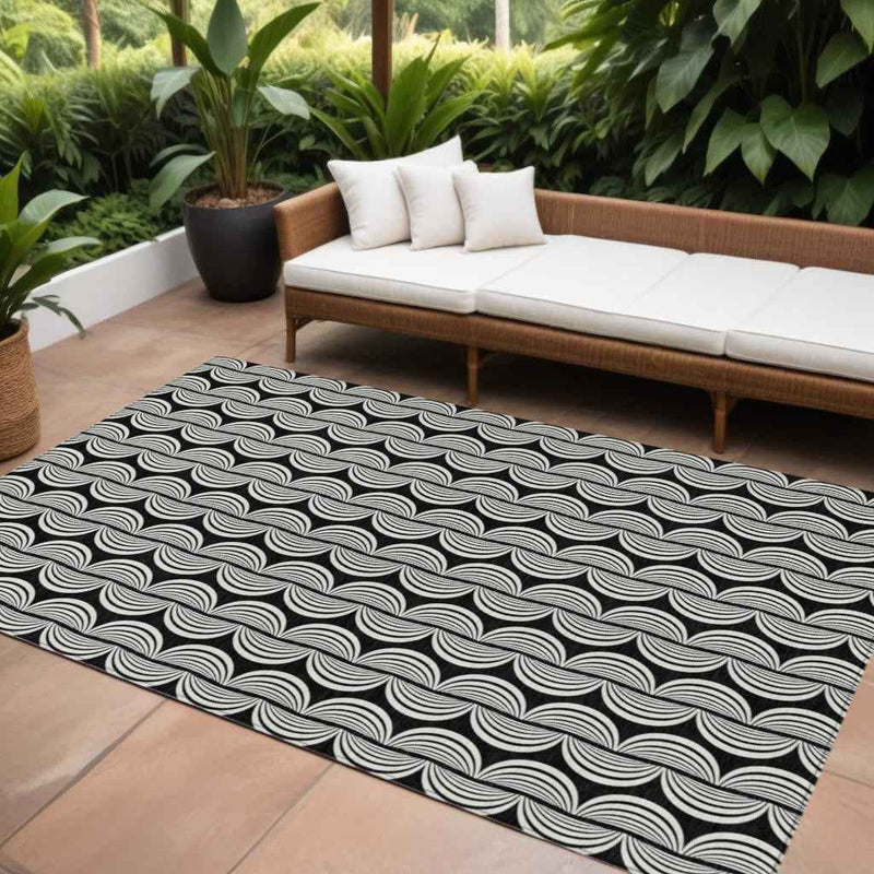 8' X 10' Black And Ivory Ogee Washable Indoor Outdoor Area Rug