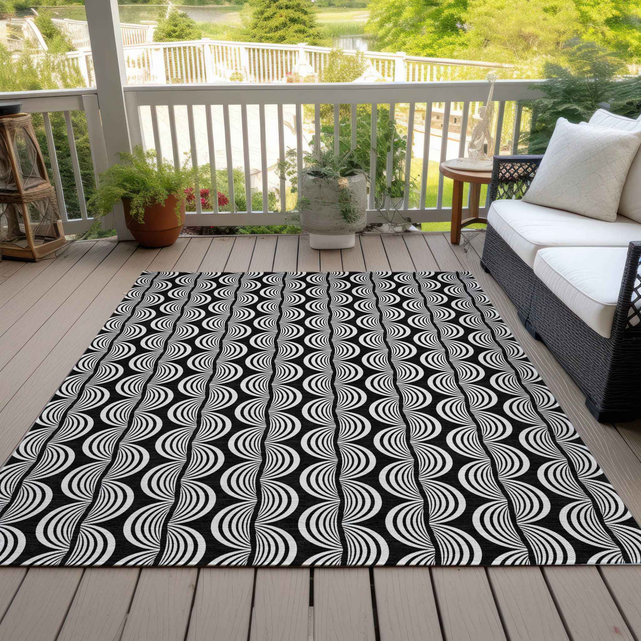 8' X 10' Black And Ivory Ogee Washable Indoor Outdoor Area Rug