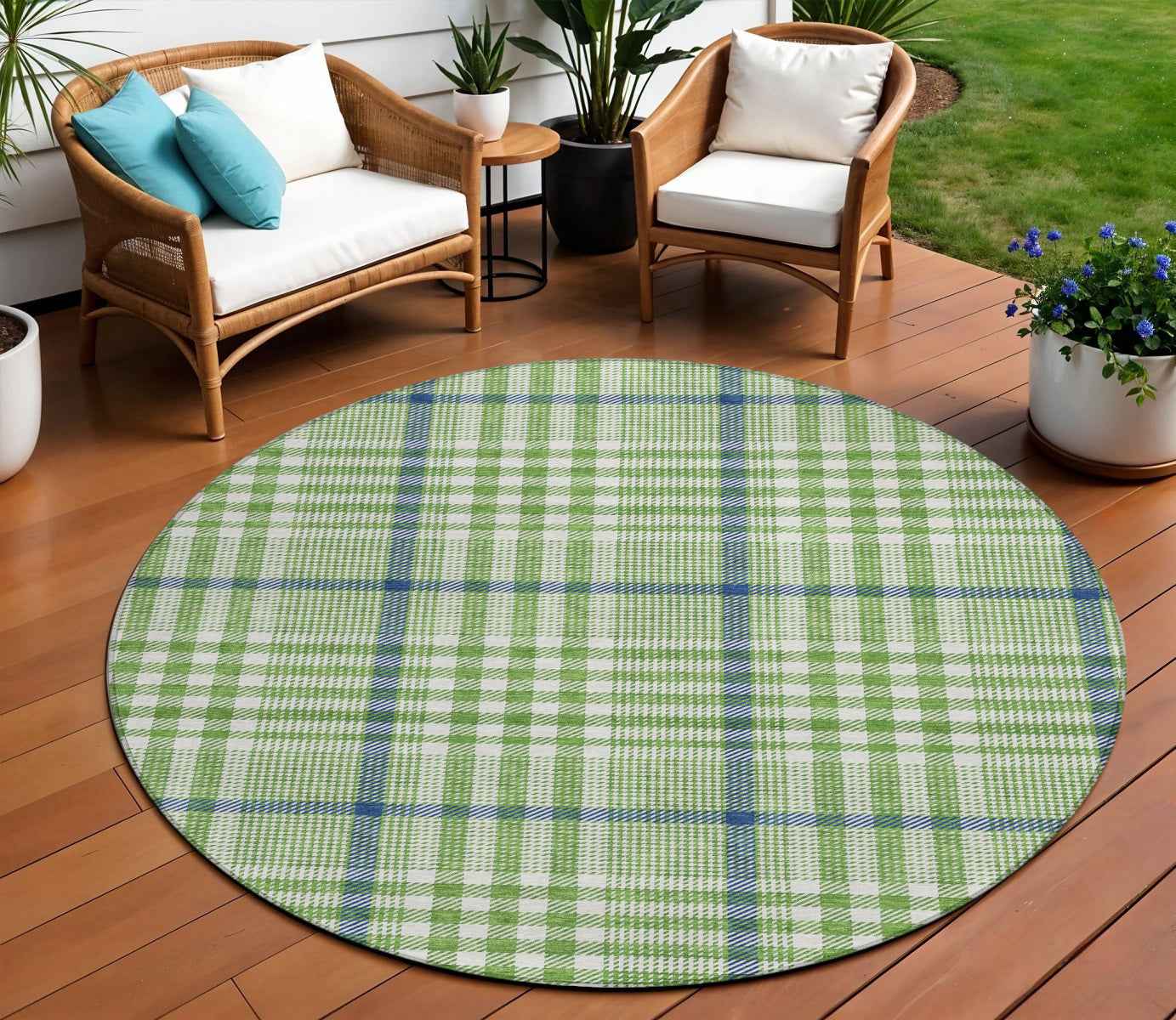8' Green And Ivory Round Plaid Washable Indoor Outdoor Area Rug