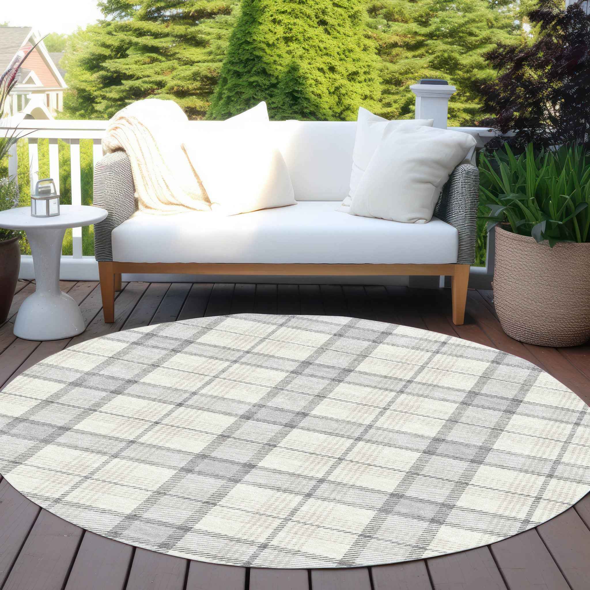 8' Silver And Gray Round Plaid Washable Indoor Outdoor Area Rug