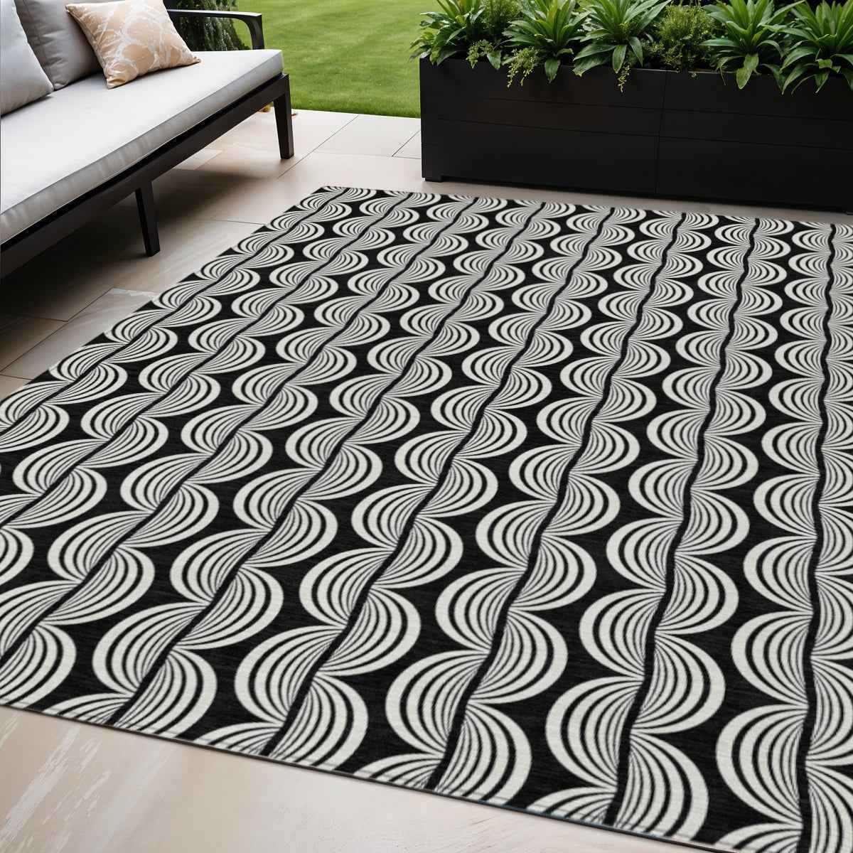 5' X 8' Black And Ivory Ogee Washable Indoor Outdoor Area Rug