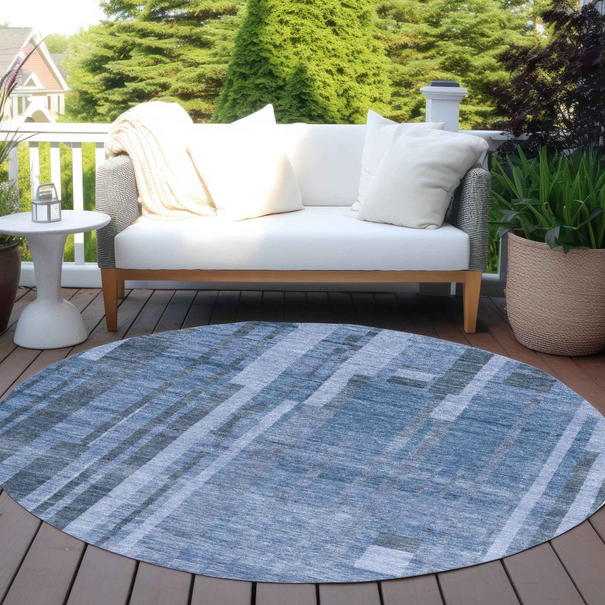 8' Navy Blue And Gray Round Striped Washable Indoor Outdoor Area Rug