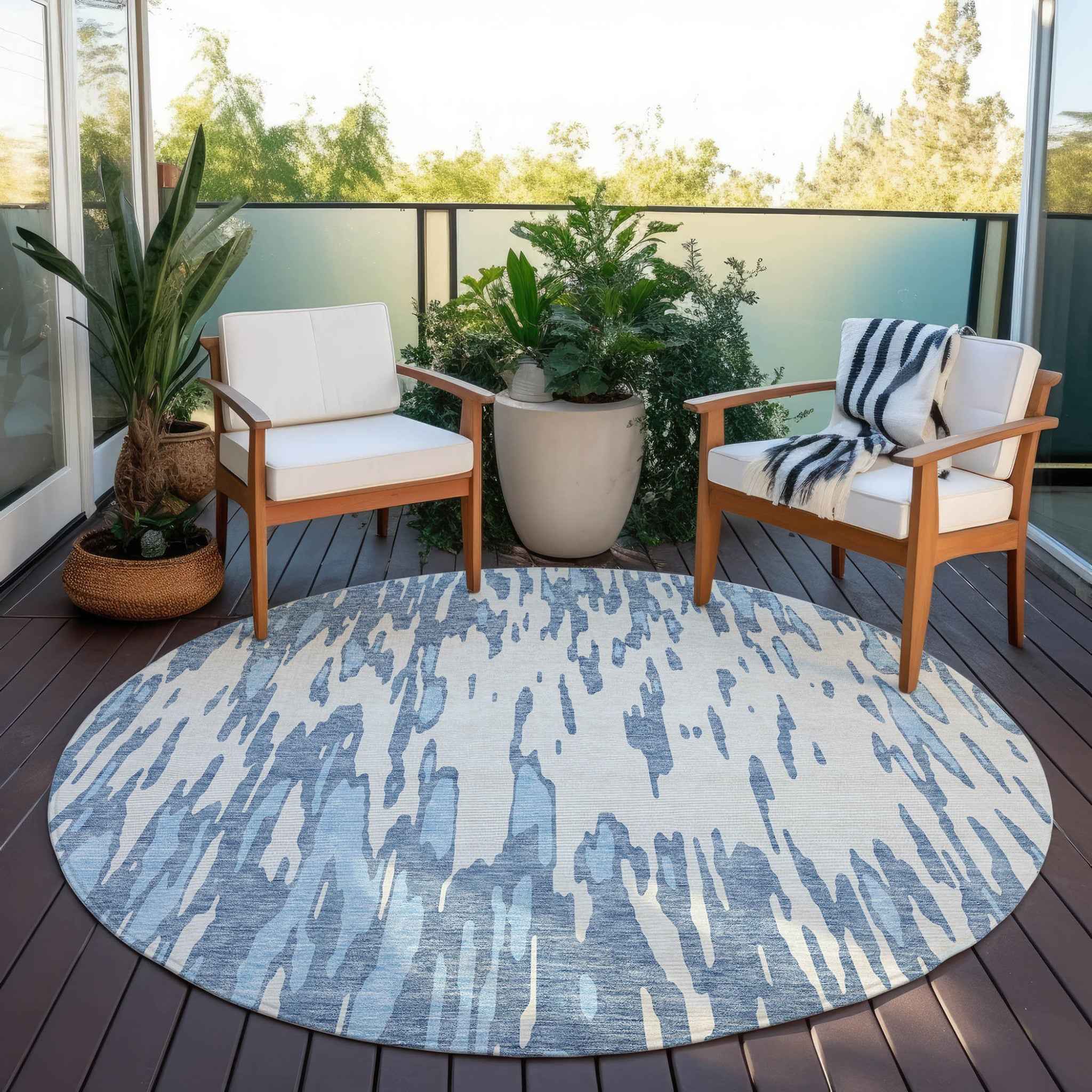 8' Denim Blue And Ivory Round Abstract Washable Indoor Outdoor Area Rug