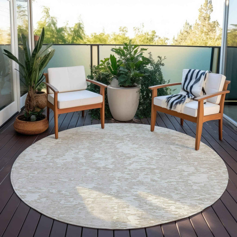 8' Ivory And Off White Round Abstract Washable Indoor Outdoor Area Rug