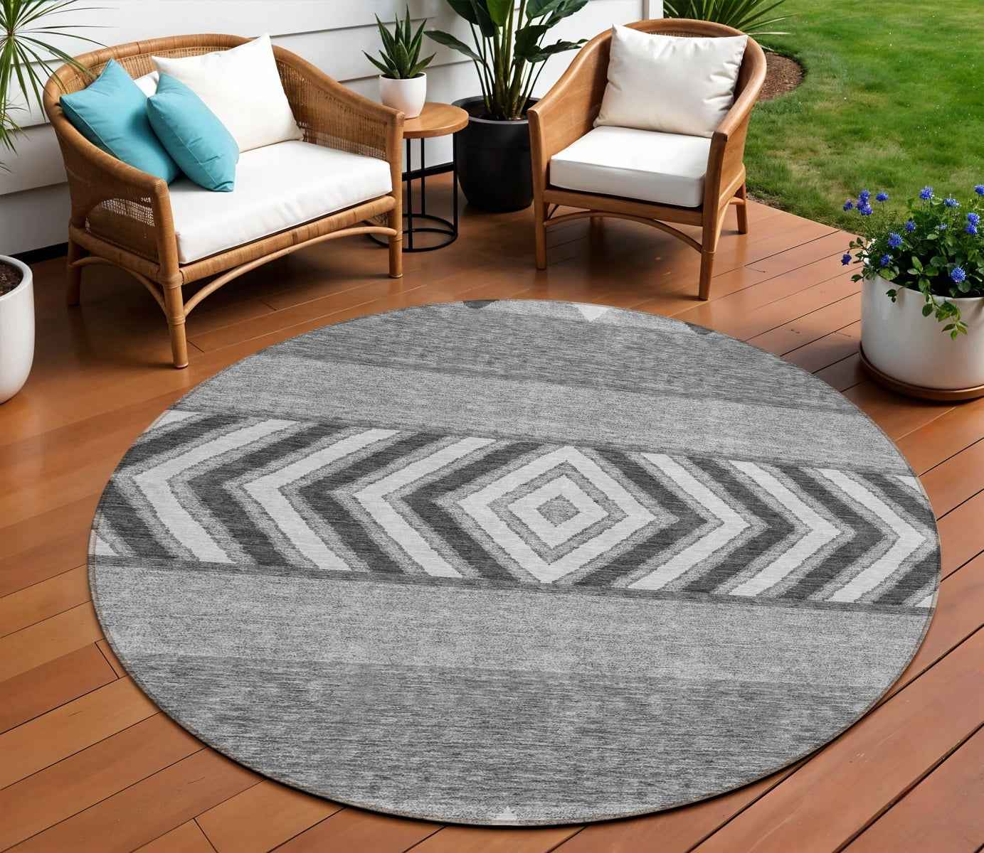 8' Gray Charcoal And Silver Round Southwestern Washable Indoor Outdoor Area Rug