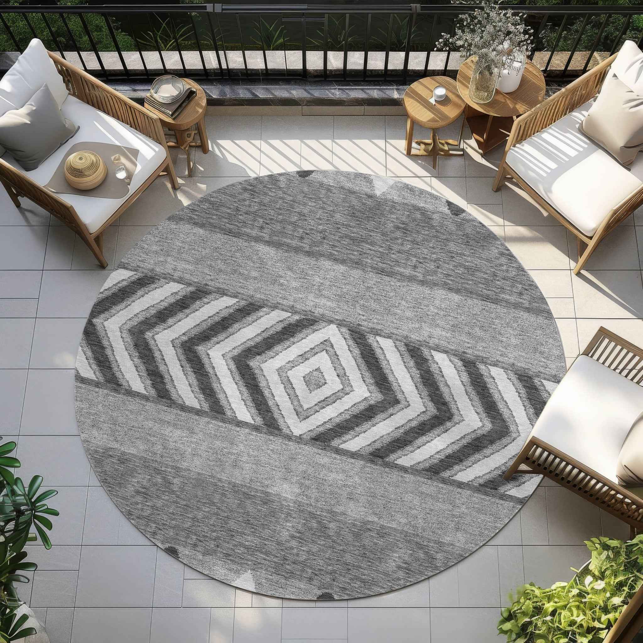 8' Gray Charcoal And Silver Round Southwestern Washable Indoor Outdoor Area Rug