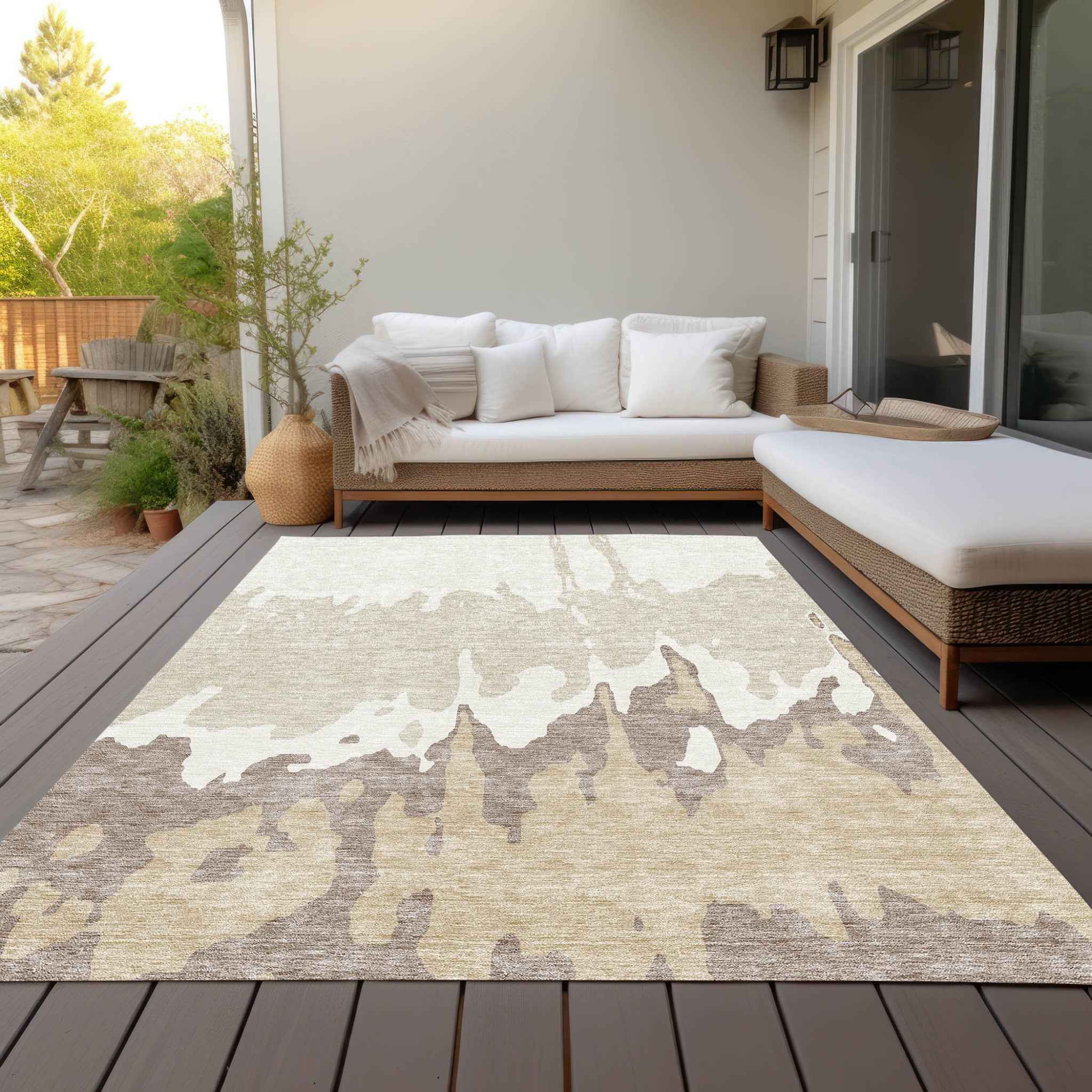 5' X 8' Ivory And Beige Abstract Washable Indoor Outdoor Area Rug