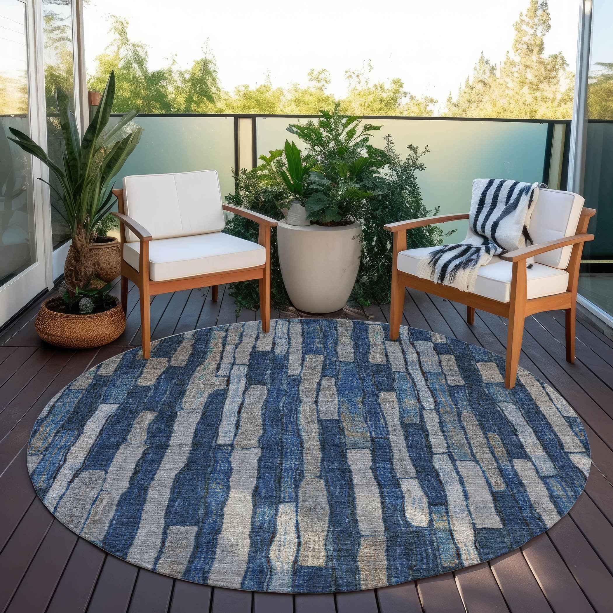 8' Navy Blue And Denim Blue Round Striped Washable Indoor Outdoor Area Rug