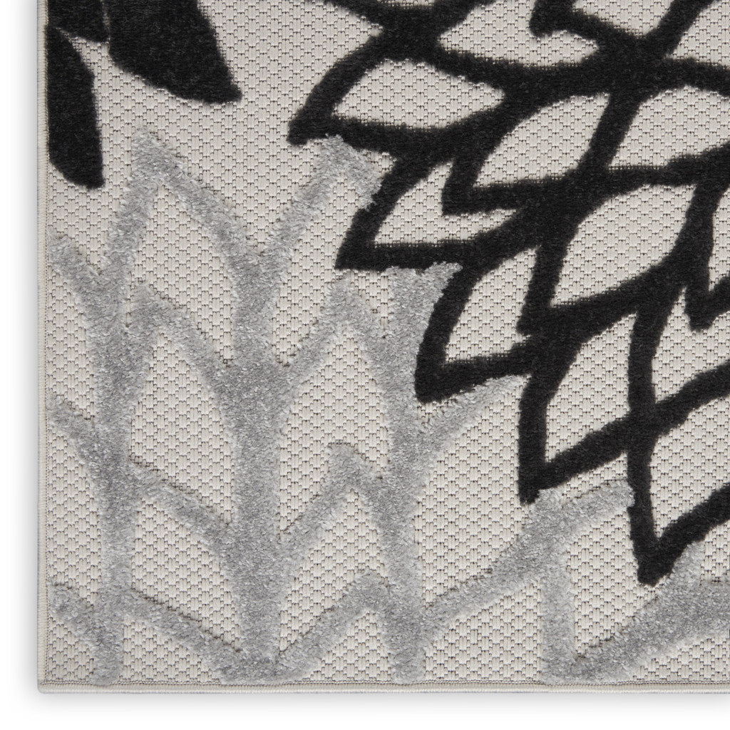 7' X 10' Black And White Handmade Indoor Outdoor Area Rug - Outdoor