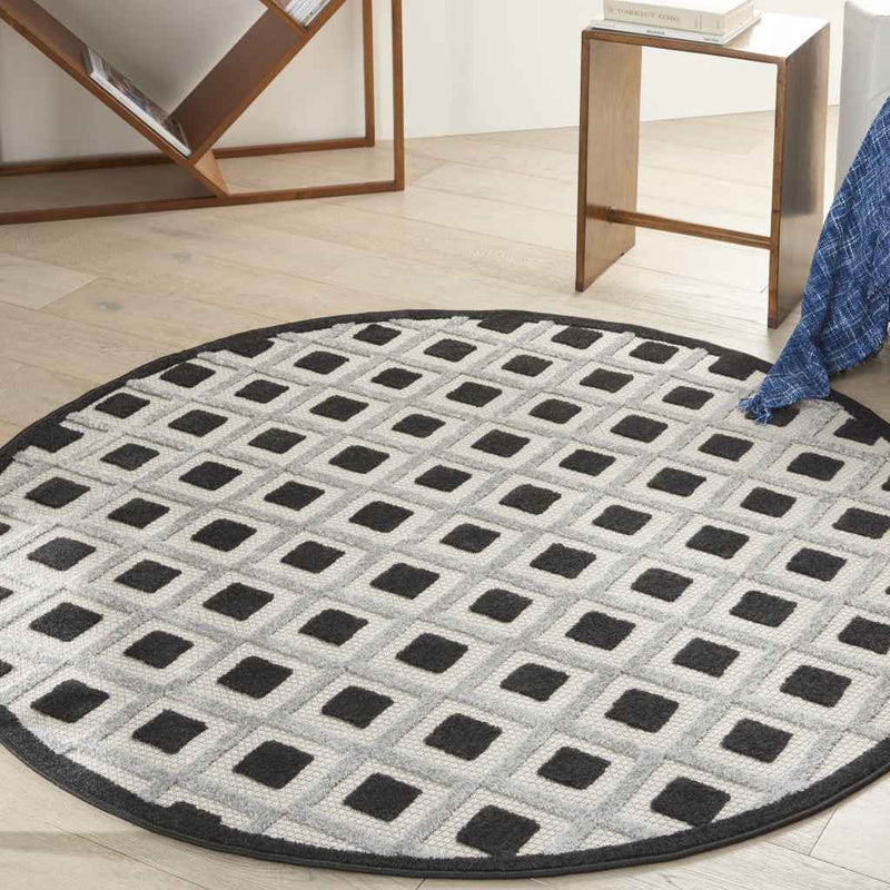 5' Black And White Round Indoor Outdoor Area Rug