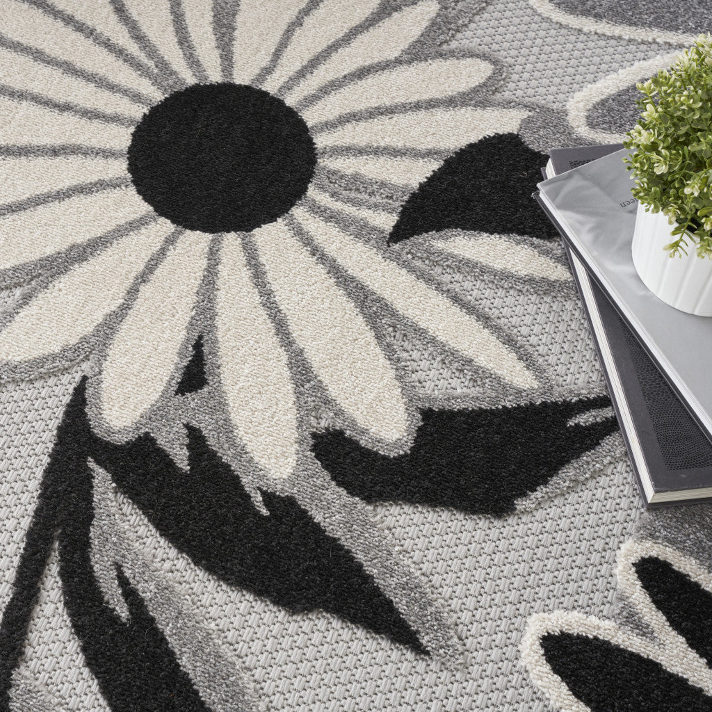 5' Black And White Round Floral Indoor Outdoor Area Rug - Sports & Outdoor