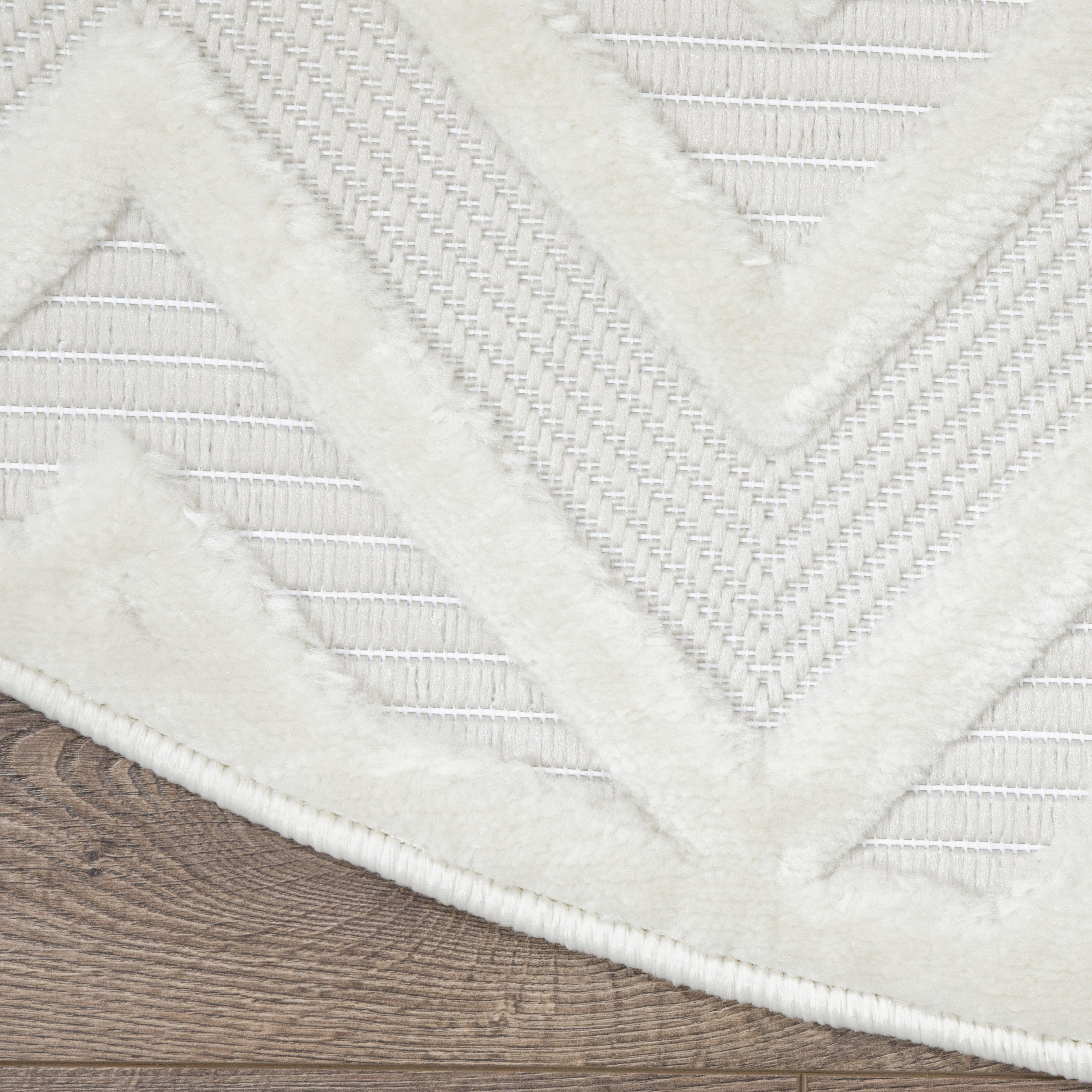 10' Ivory And White Round Geometric Indoor Outdoor Area Rug - Outdoor