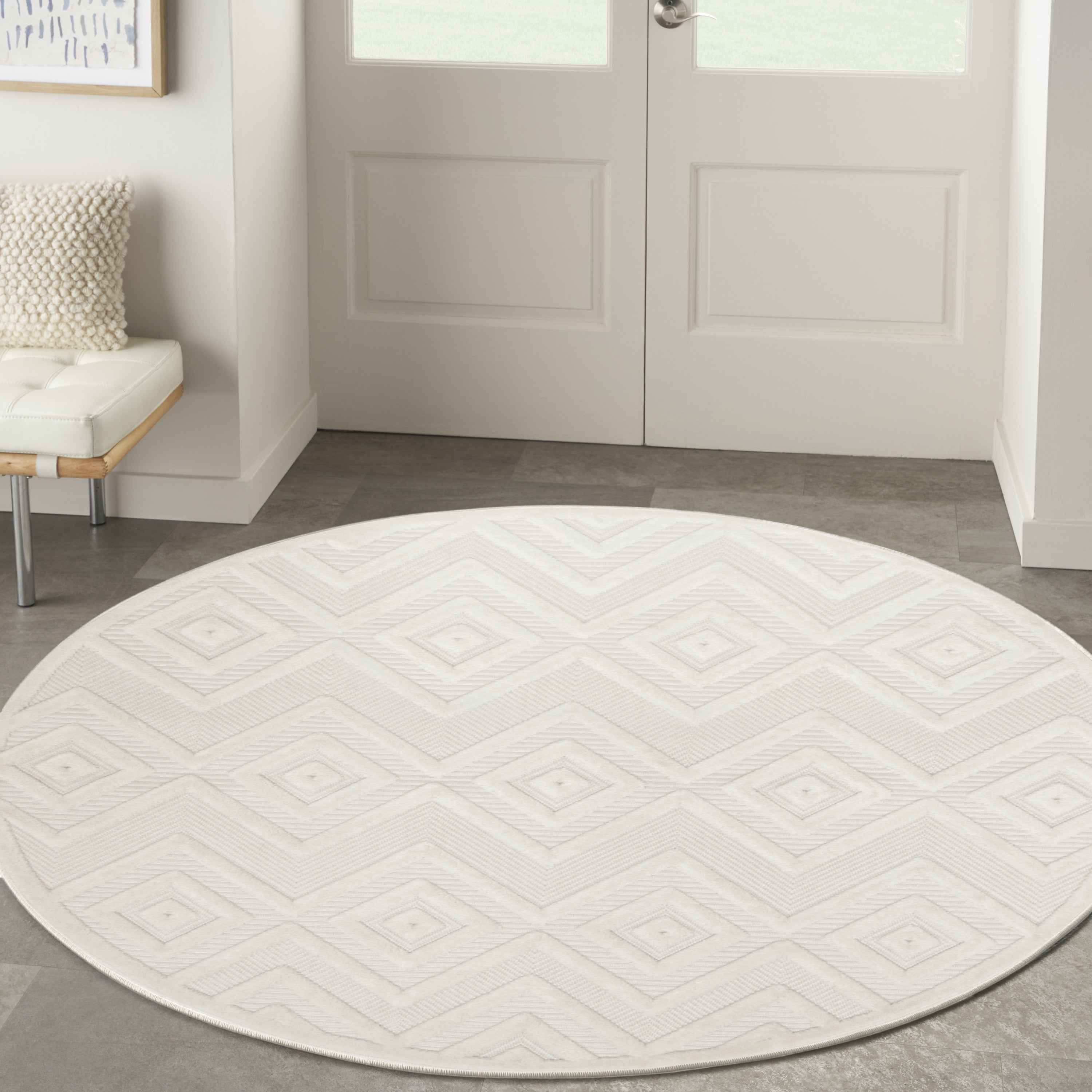 4' Ivory And White Geometric Indoor Outdoor Area Rug