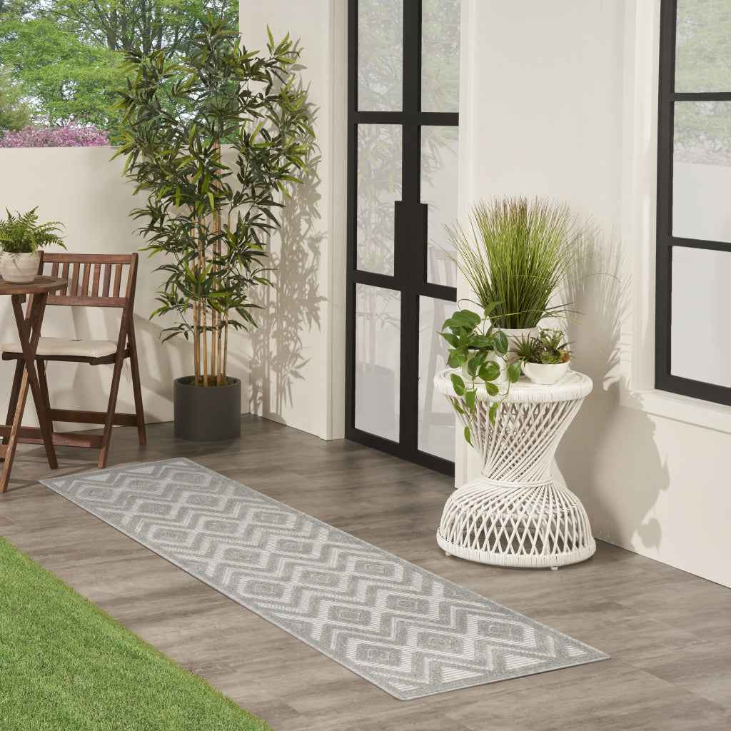 6' Silver And Gray Geometric Indoor Outdoor Area Rug