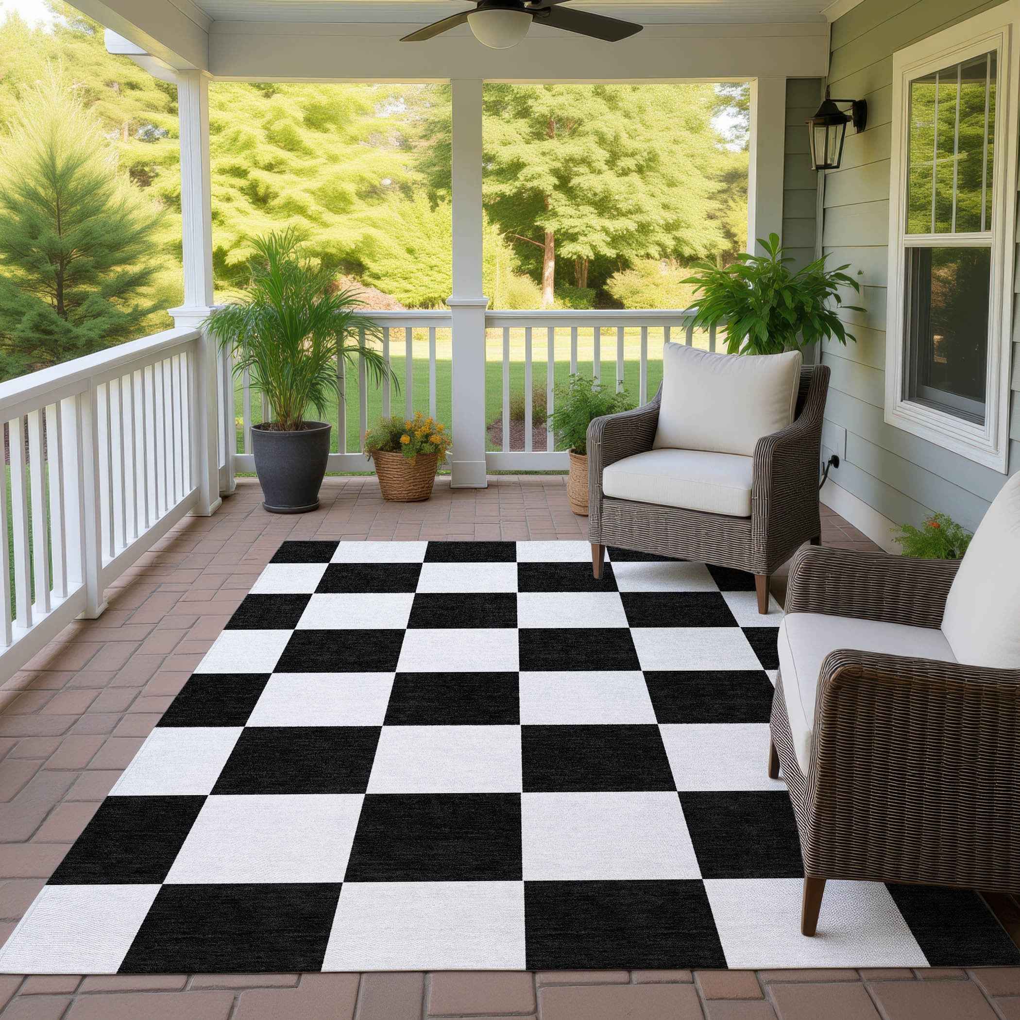 8' X 10' Black And White Geometric Washable Indoor Outdoor Area Rug