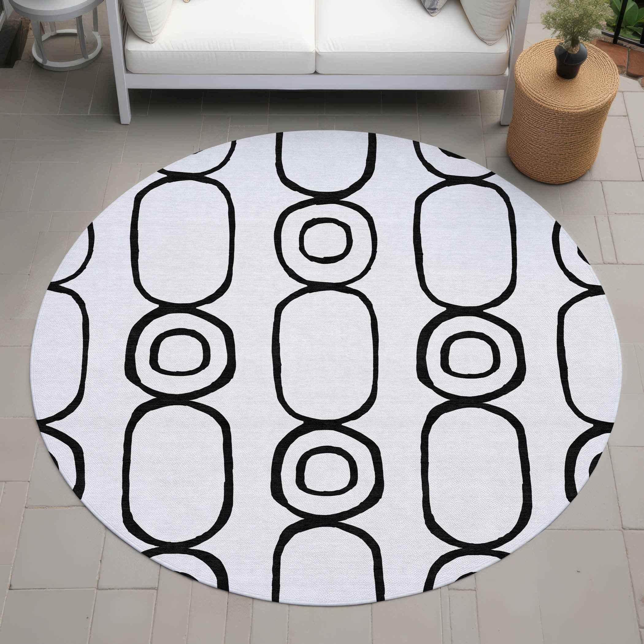 8' White And Black Round Geometric Washable Indoor Outdoor Area Rug
