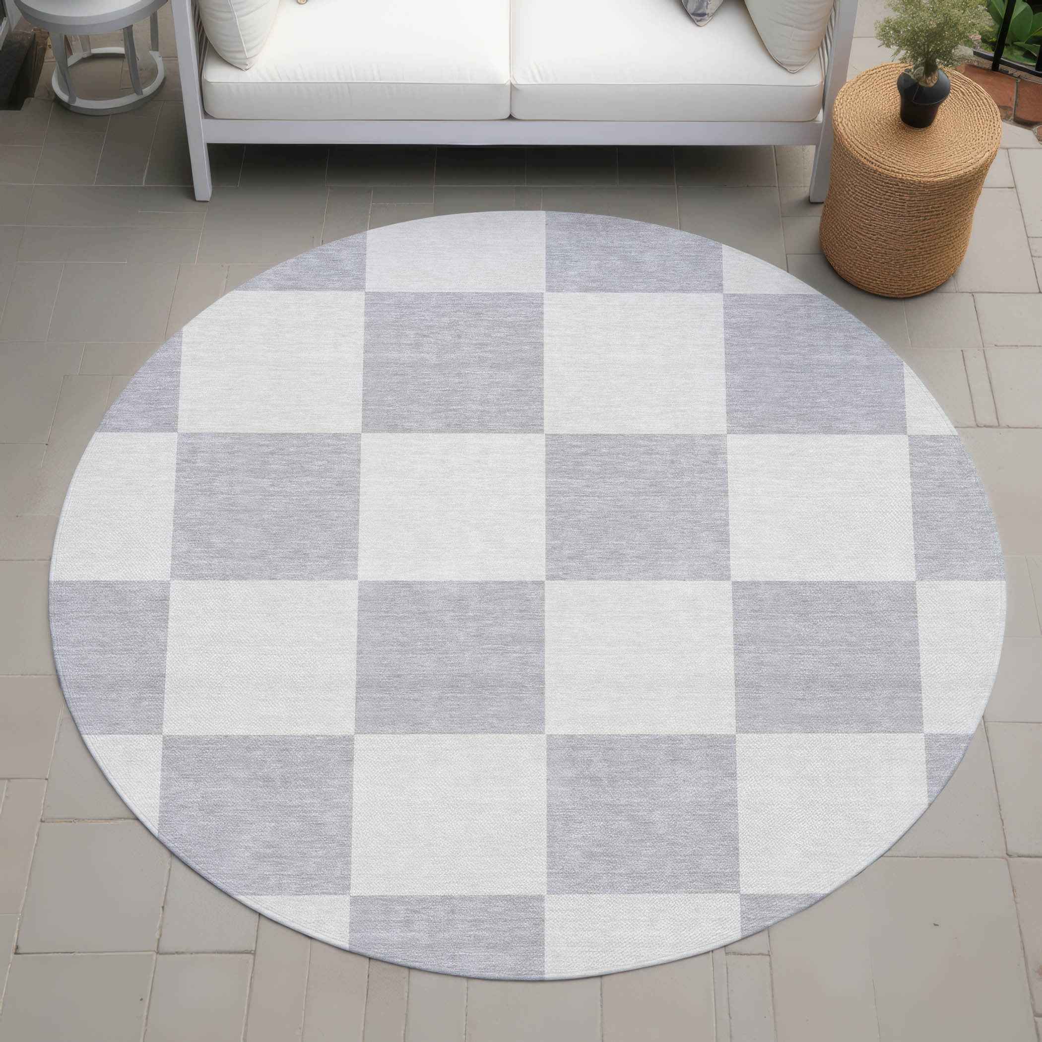 8' Silver And Ivory Round Geometric Washable Indoor Outdoor Area Rug