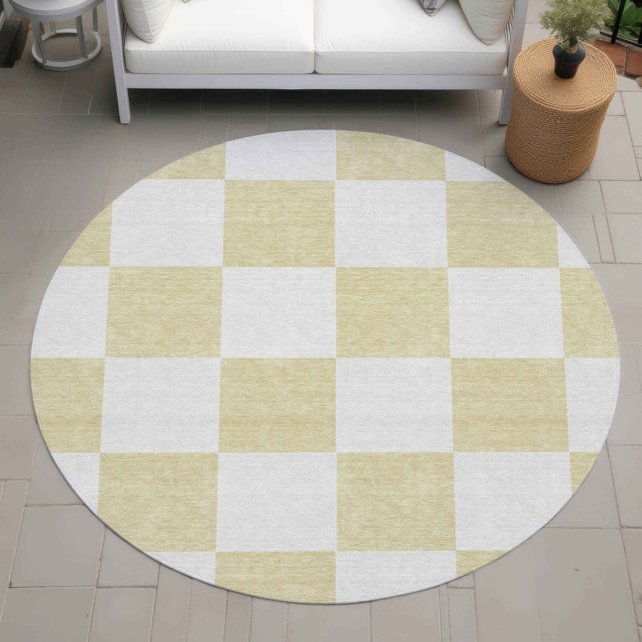 8' Wheat And Beige Round Geometric Washable Indoor Outdoor Area Rug