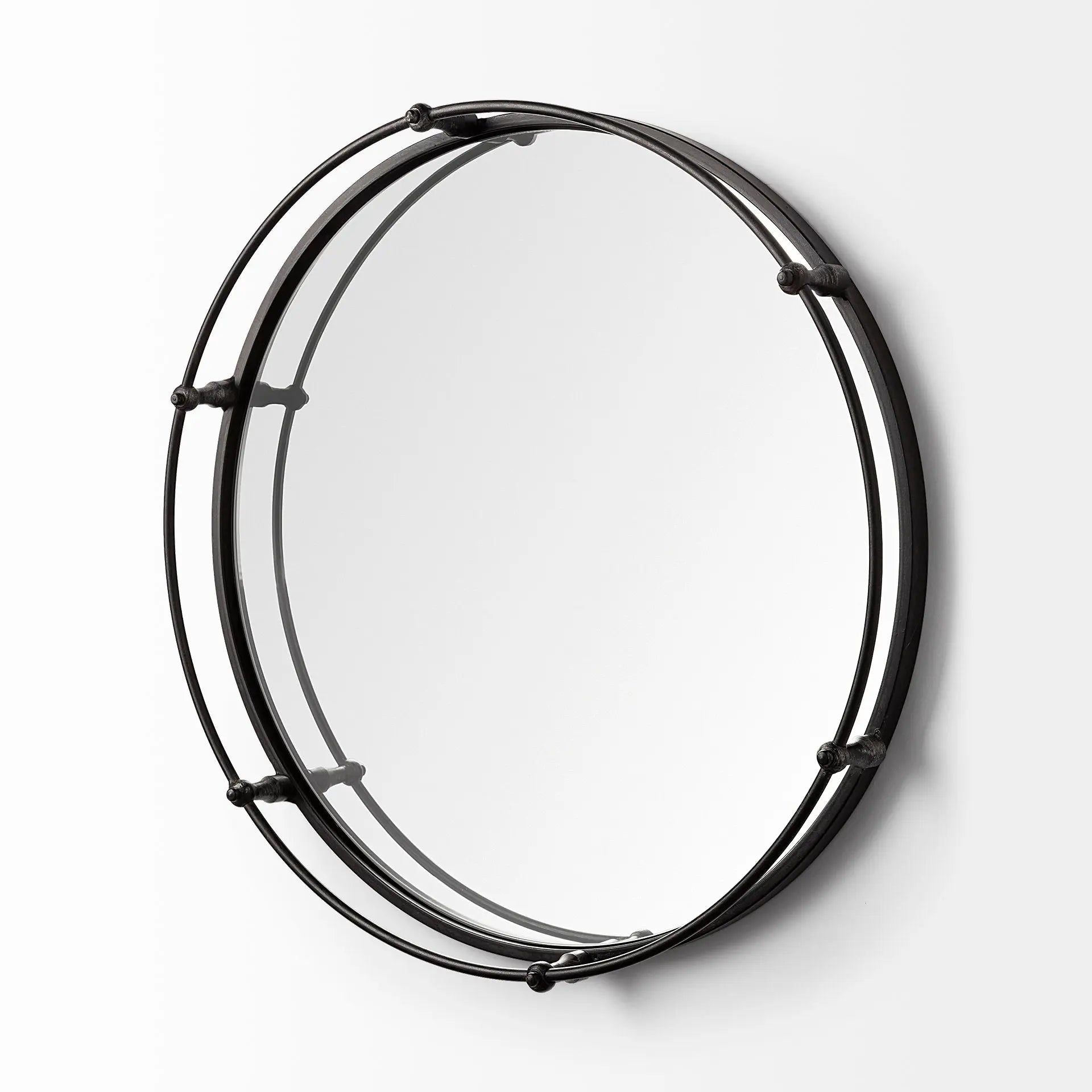 24" Silver Round Metal Indoor Outdoor Tray With Handles Homeroots Kitchen & Dining