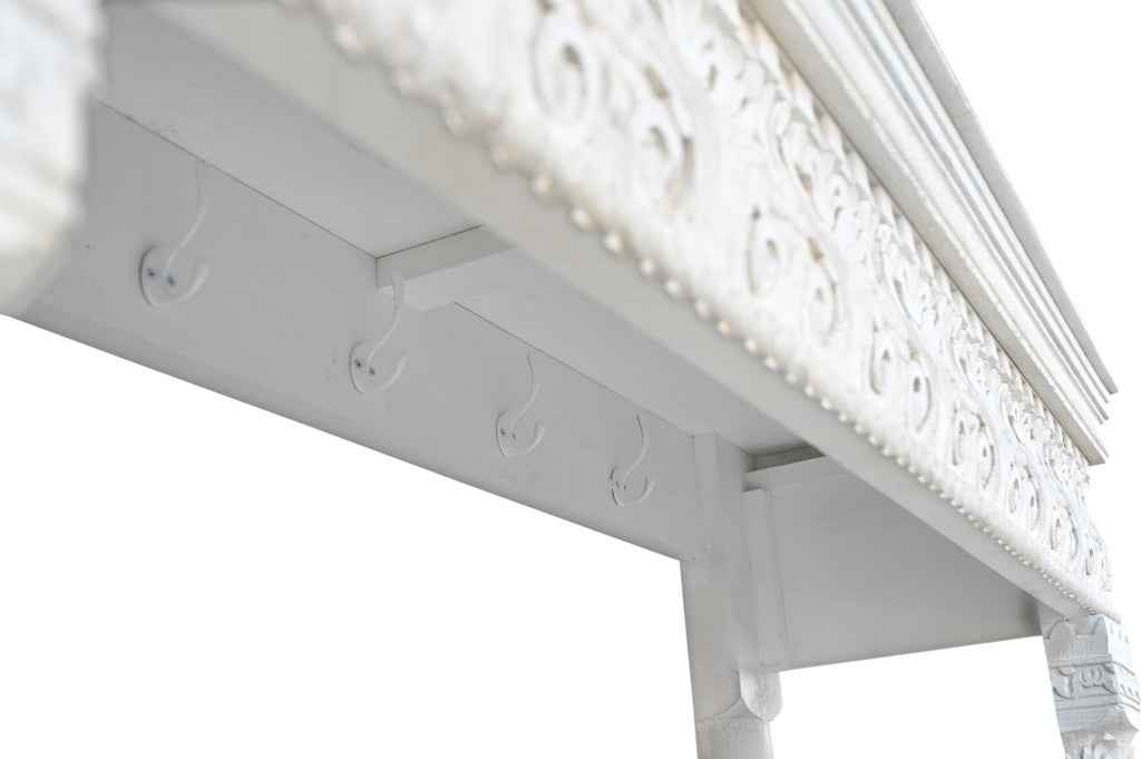 70" White Floral Solid Wood Solid Wood Storage Bench with Flip Top