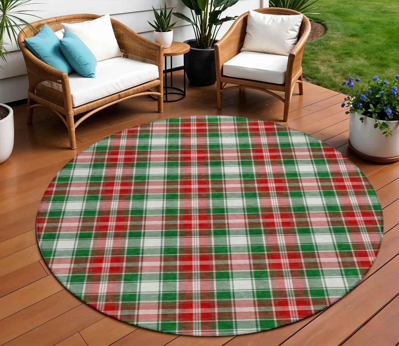 8' Emerald Red And White Round Plaid Washable Indoor Outdoor Area Rug