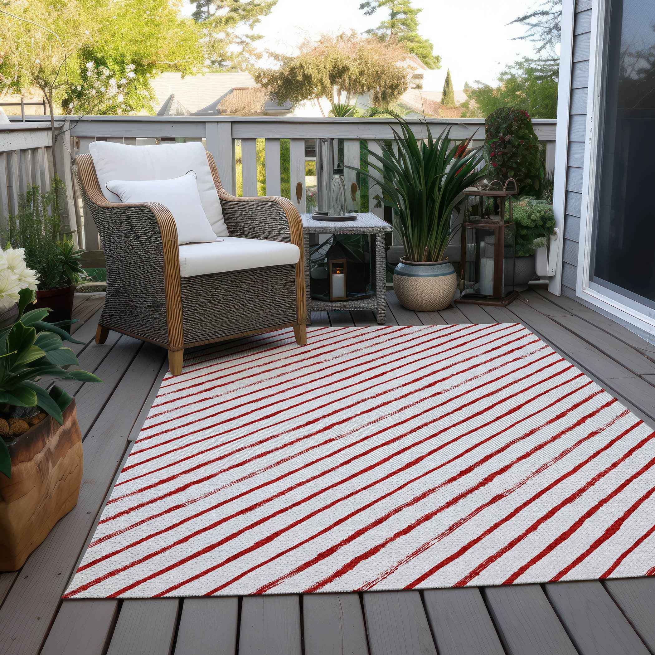 5' X 8' Red And White Striped Washable Indoor Outdoor Area Rug