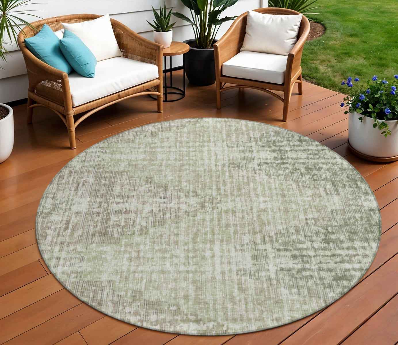 8' Fern Green And Ivory Round Geometric Washable Indoor Outdoor Area Rug