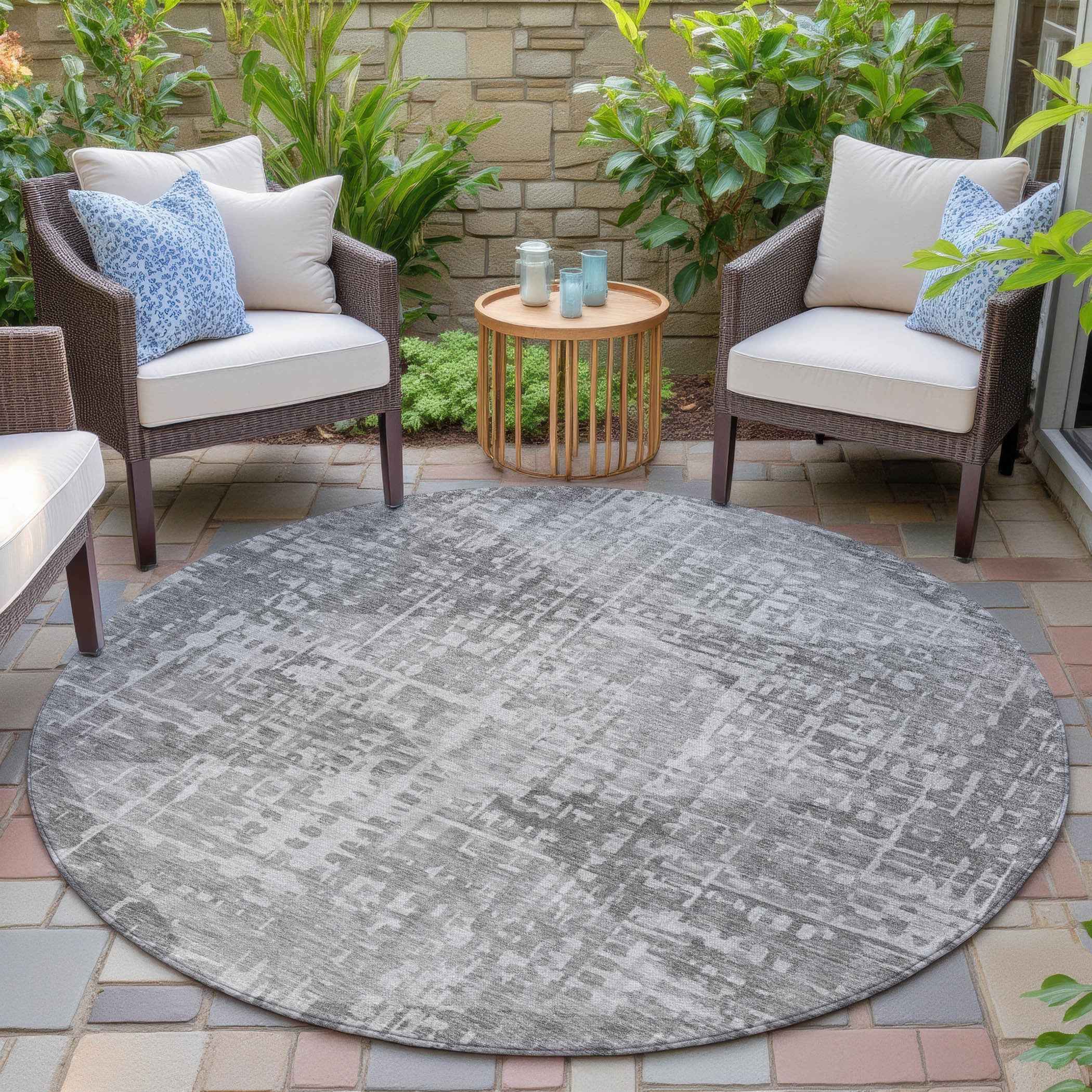 8' Gray And Silver Round Geometric Washable Indoor Outdoor Area Rug