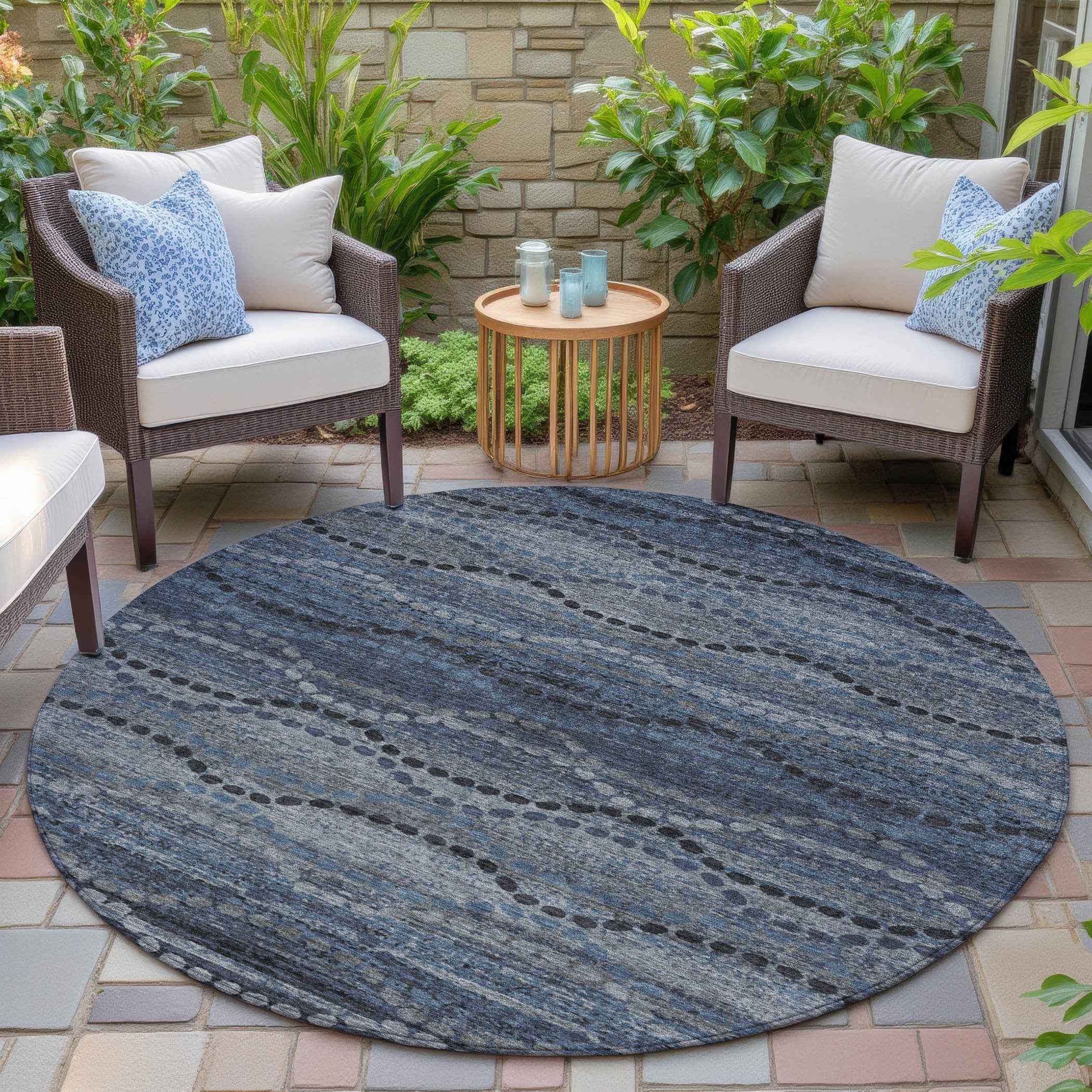 8' Navy Blue And Gray Round Ogee Washable Indoor Outdoor Area Rug