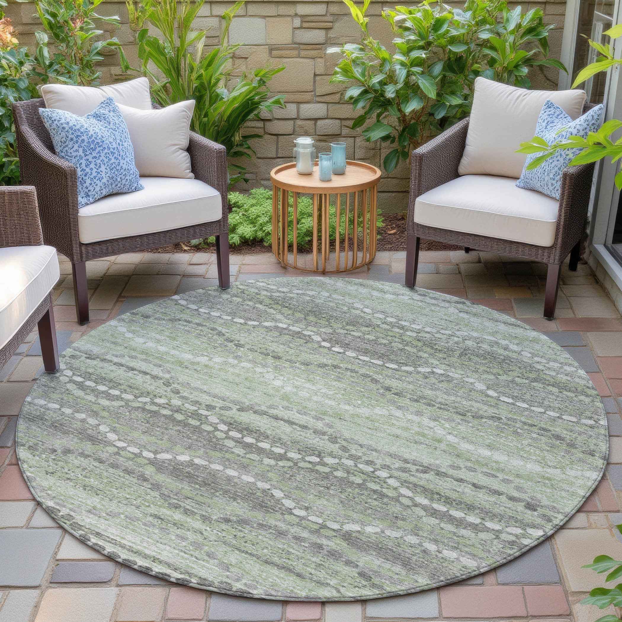8' Green And Ivory Round Ogee Washable Indoor Outdoor Area Rug