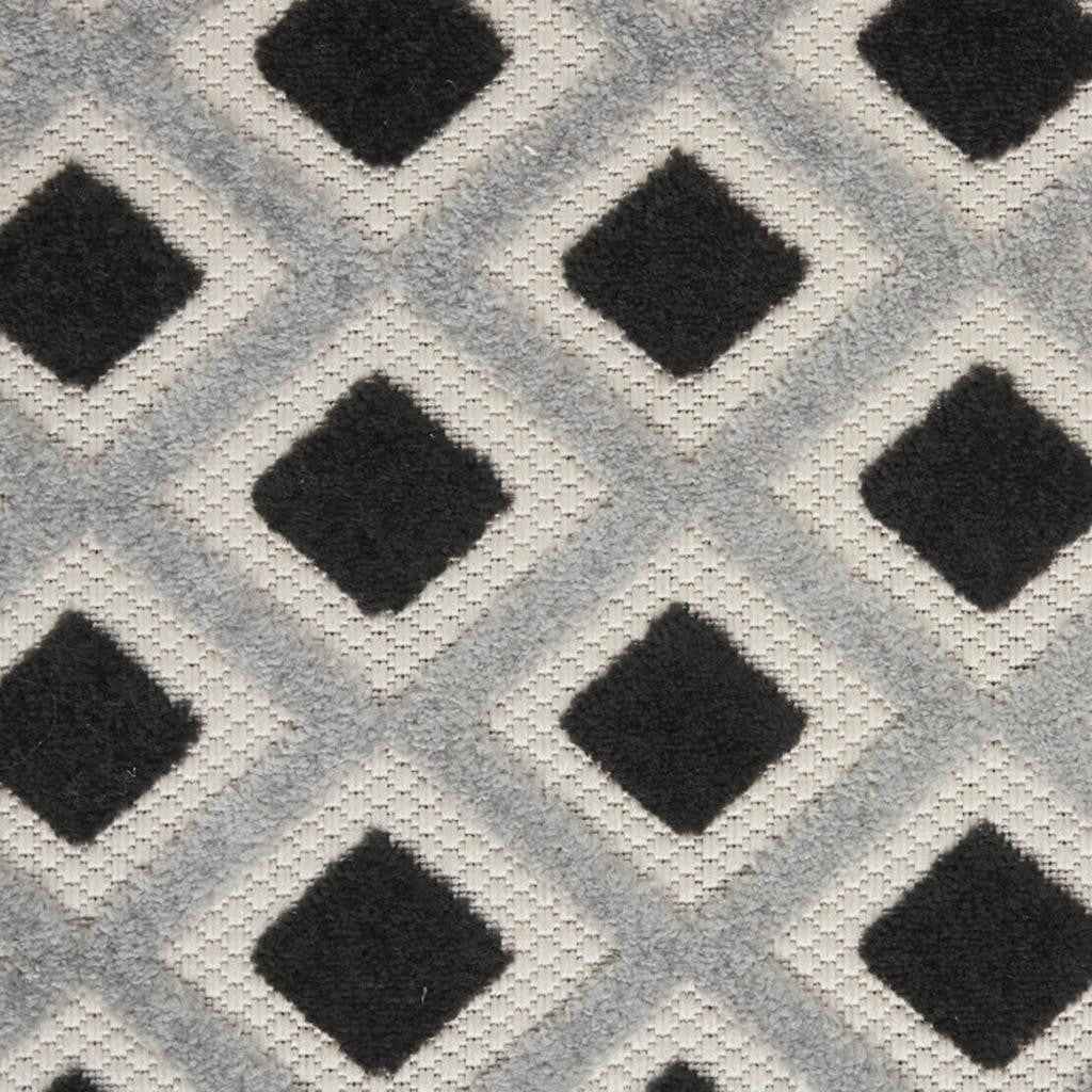 6' X 9' Black And White Indoor Outdoor Area Rug