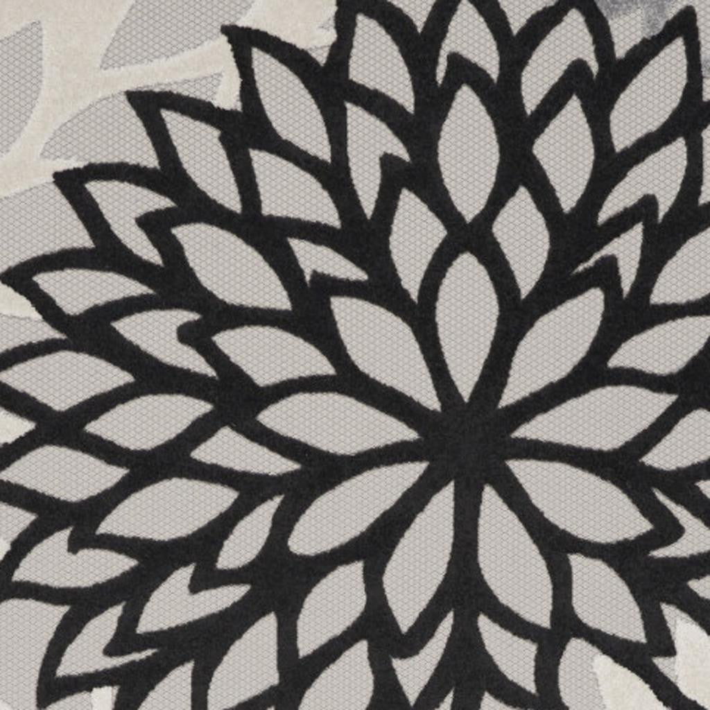 7' X 10' Black And White Handmade Indoor Outdoor Area Rug - Outdoor