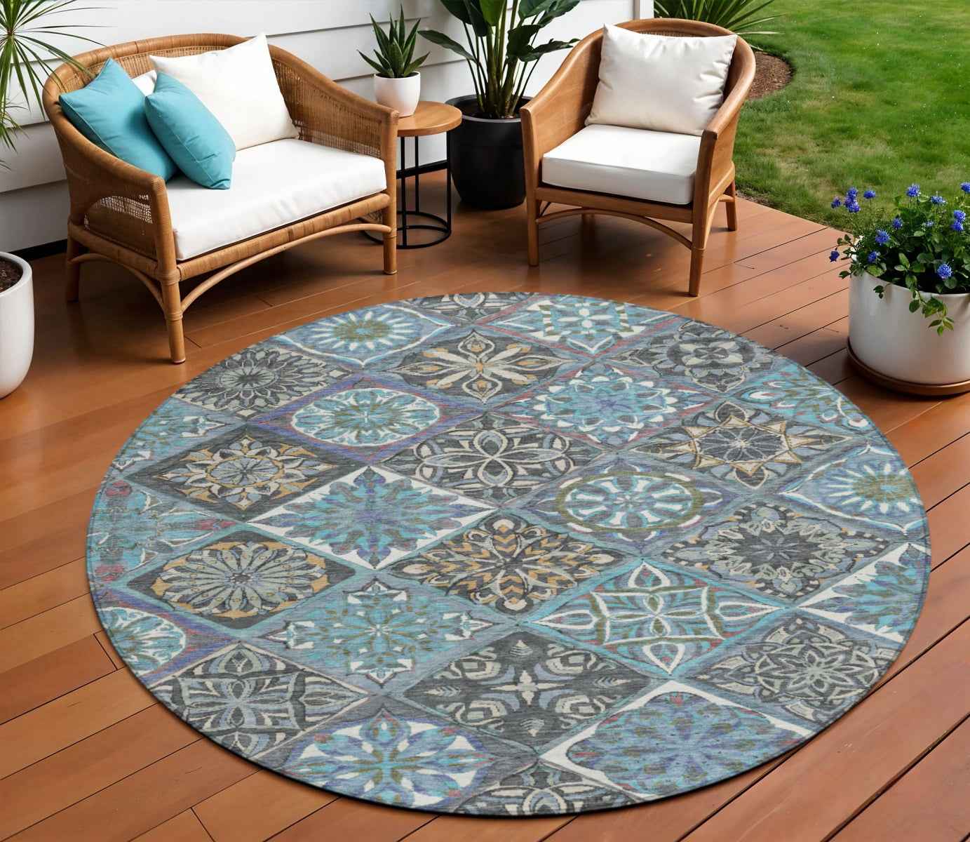 8' Teal Blue And Ivory Round Patchwork Washable Indoor Outdoor Area Rug
