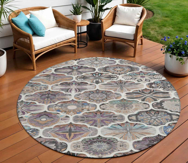 8' Gray Lavender And Ivory Round Quatrefoil Washable Indoor Outdoor Area Rug