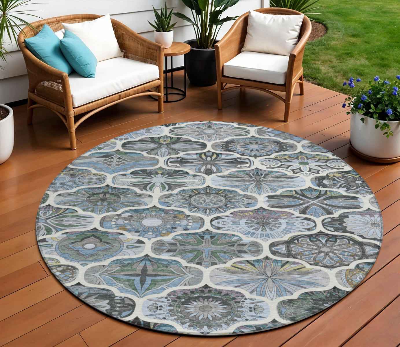 8' Blue And Ivory Round Quatrefoil Washable Indoor Outdoor Area Rug