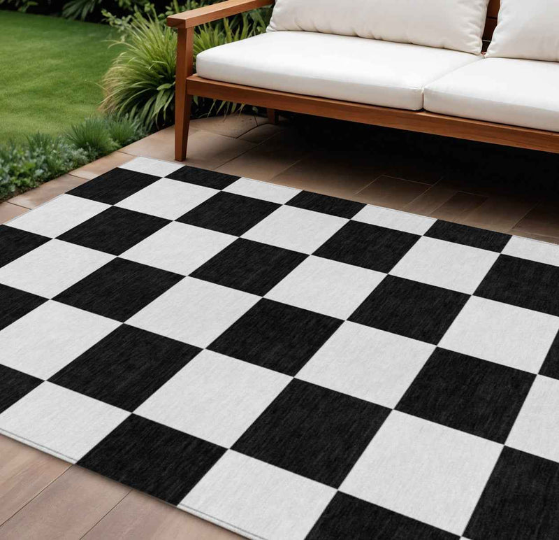 8' X 10' Black And White Geometric Washable Indoor Outdoor Area Rug