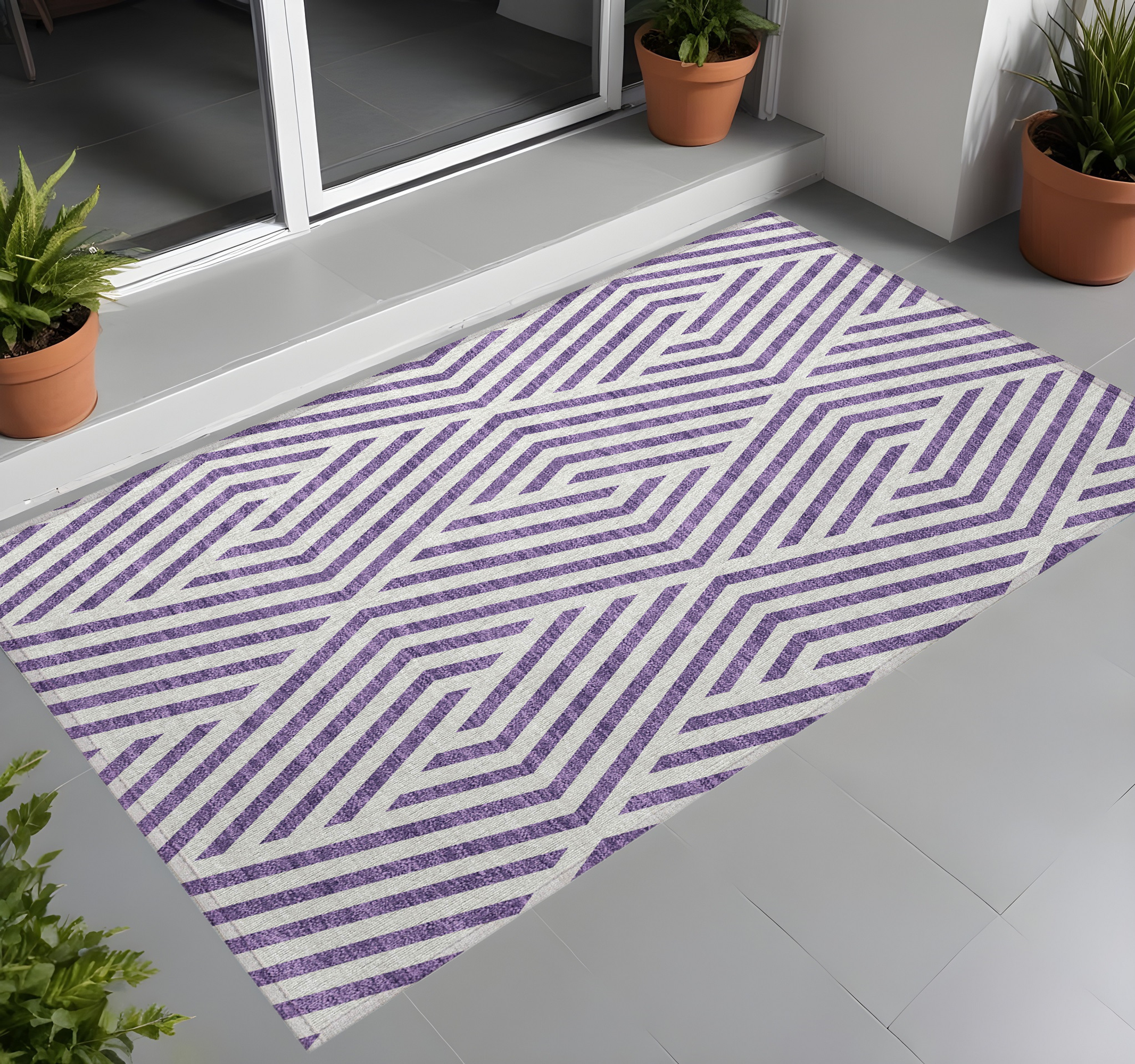 2' X 3' Purple and White Geometric Washable Non Skid Indoor Outdoor Area Rug Sports & Outdoor