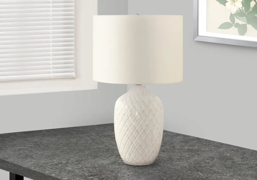 25" Cream Ceramic Urn Table Lamp With Cream Drum Shade Homeroots Lighting