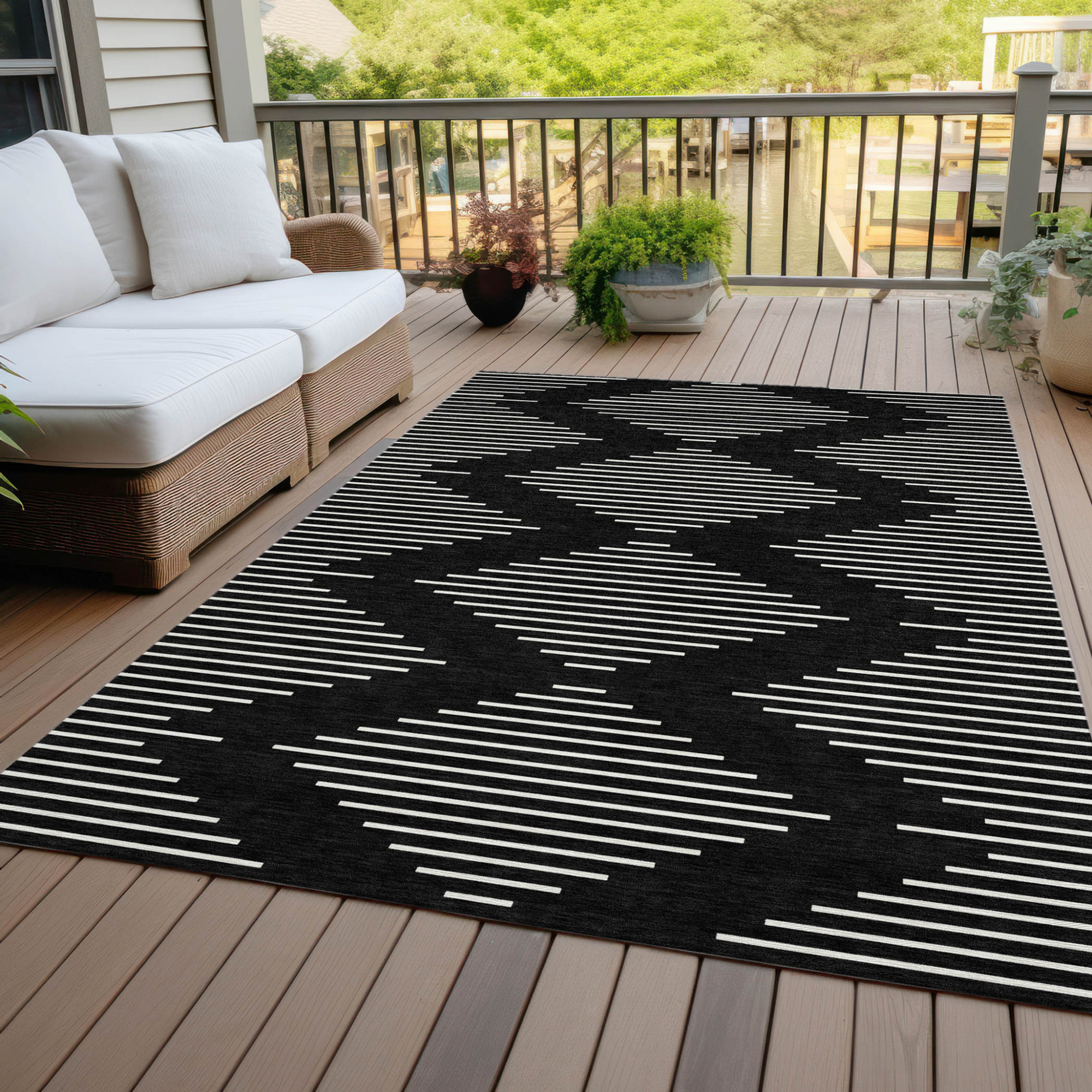 10' X 14' Black And Ivory Geometric Washable Indoor Outdoor Area Rug - 1 - Sports & Outdoor