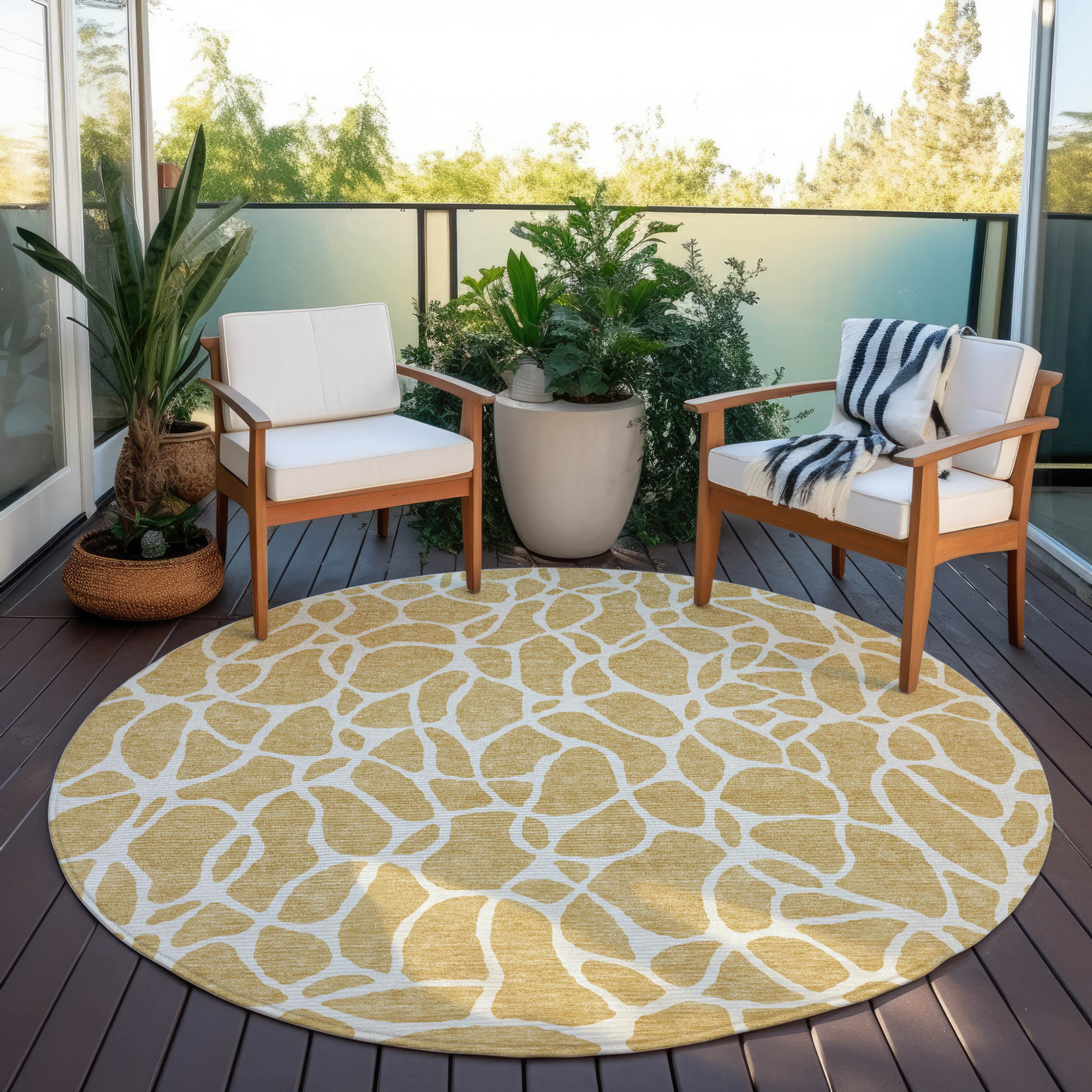 8' Gold And Ivory Round Geometric Washable Indoor Outdoor Area Rug Sports & Outdoor