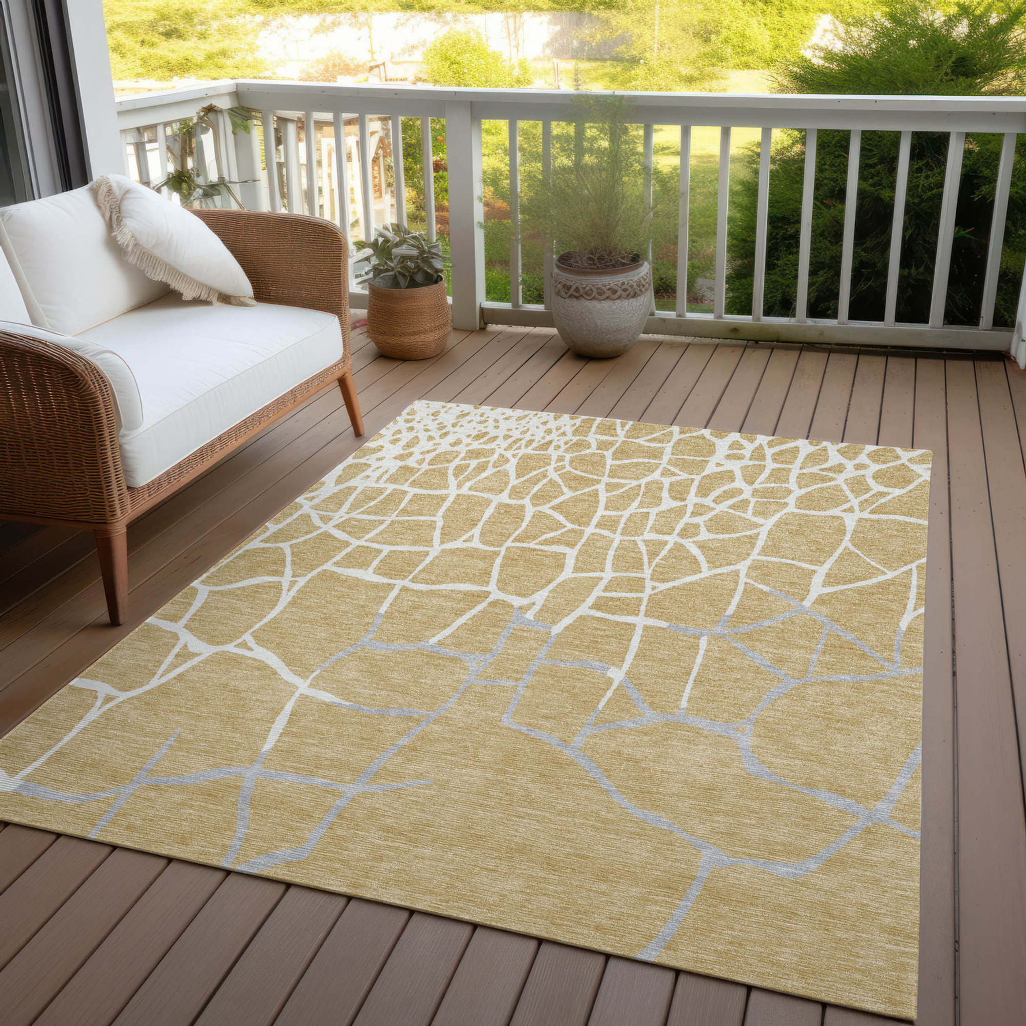 8' X 10' Gold And Beige Abstract Washable Indoor Outdoor Area Rug Sports & Outdoor