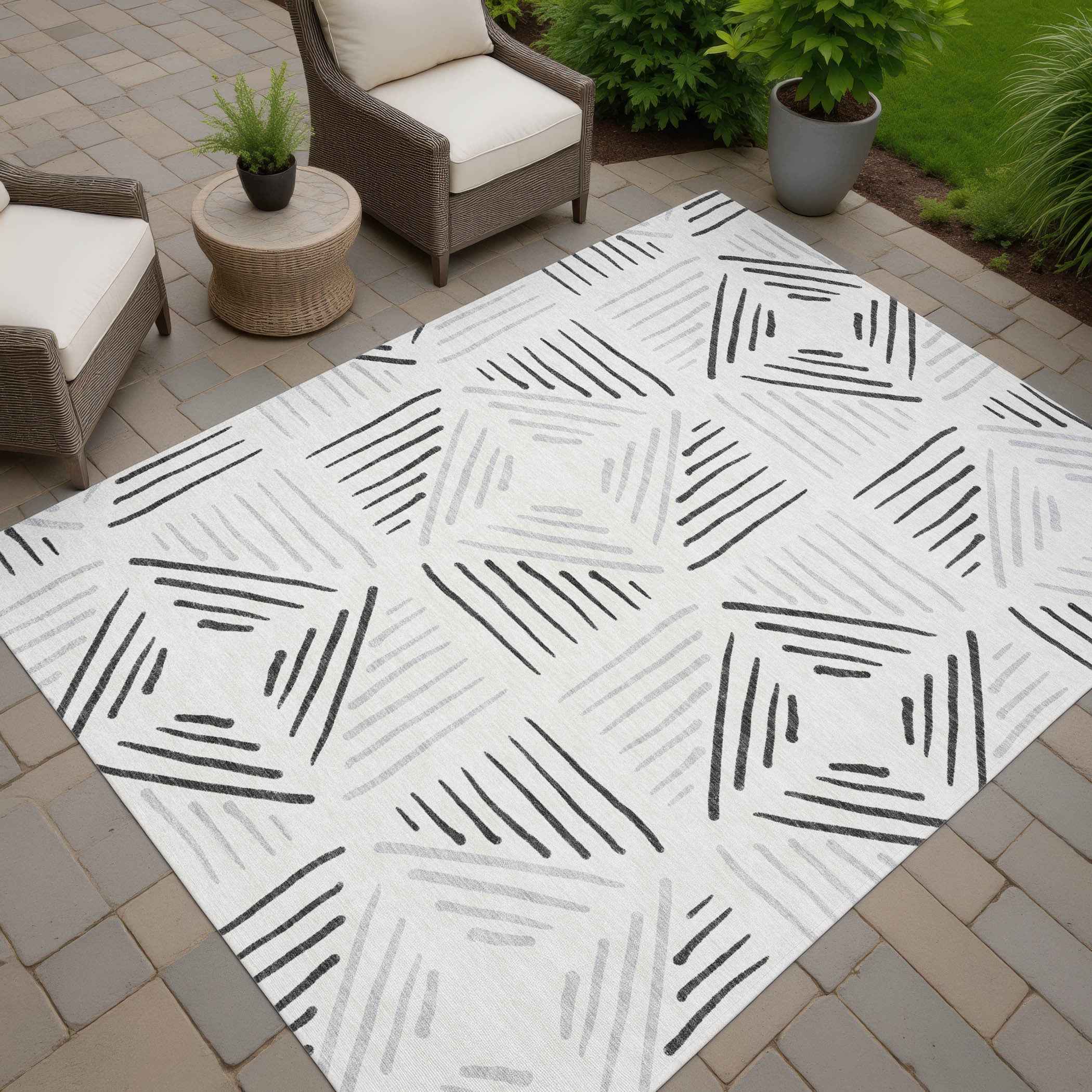 3' X 5' Ivory And Gray Geometric Washable Indoor Outdoor Area Rug