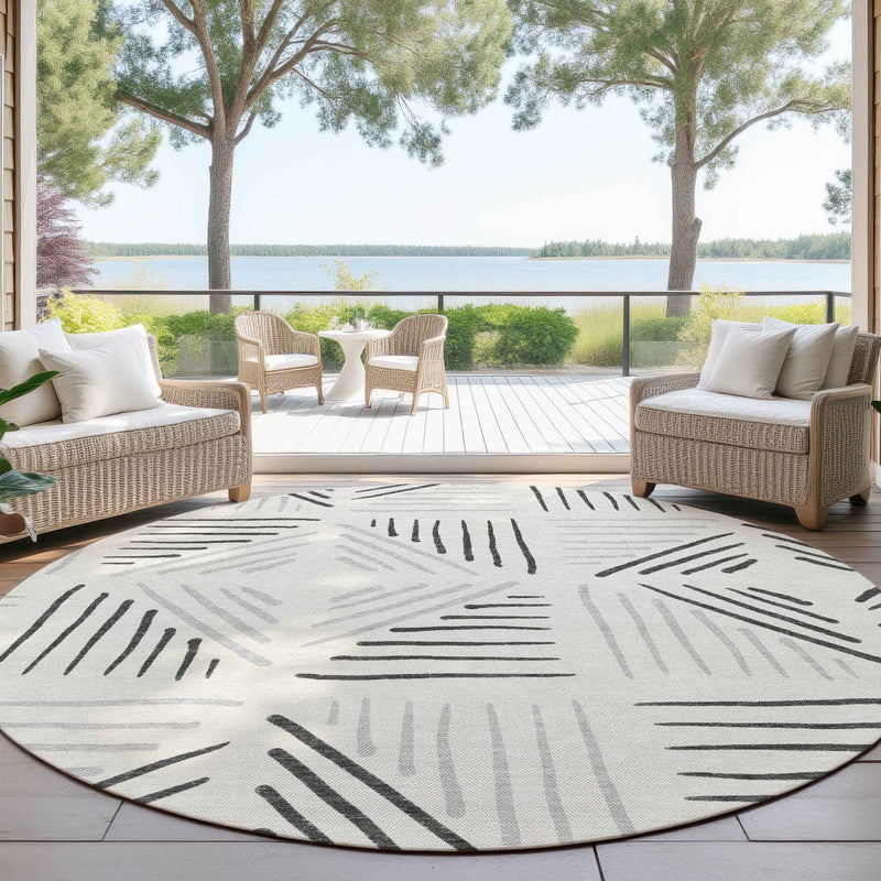 8' Ivory And Gray Round Geometric Washable Indoor Outdoor Area Rug