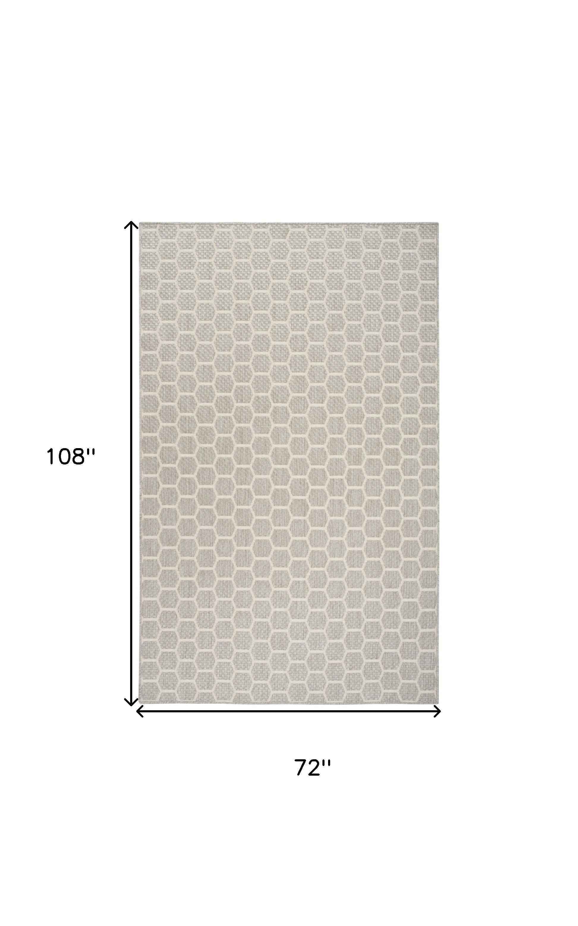 4' X 6' Gray And Ivory Geometric Indoor Outdoor Area Rug