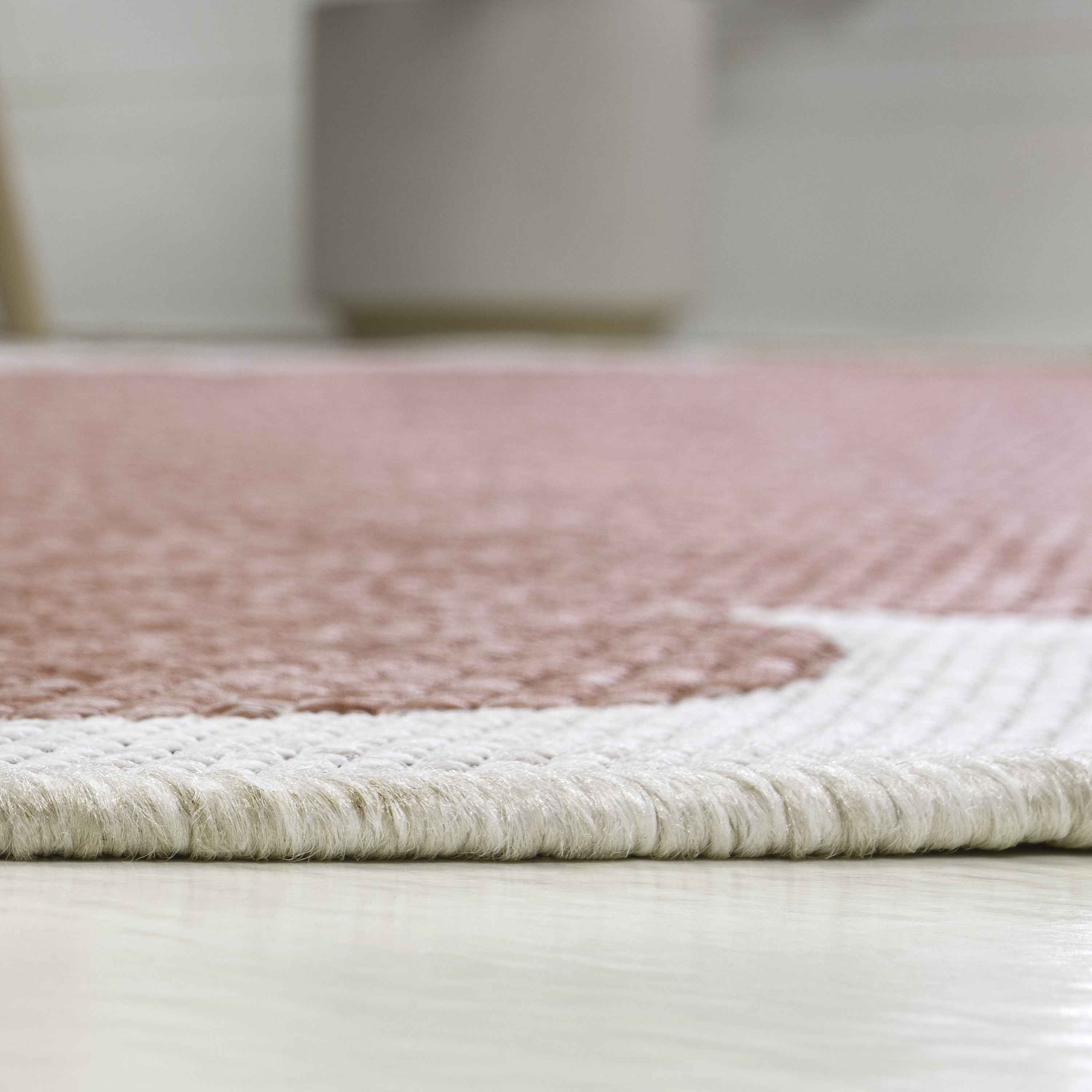 8' Rose And Cream Indoor Outdoor Runner Rug