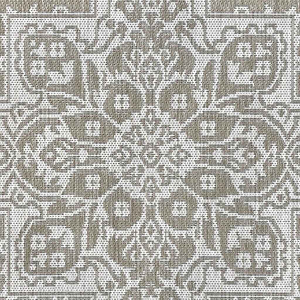 3' X 5' Beige And Cream Medallion Indoor Outdoor Area Rug