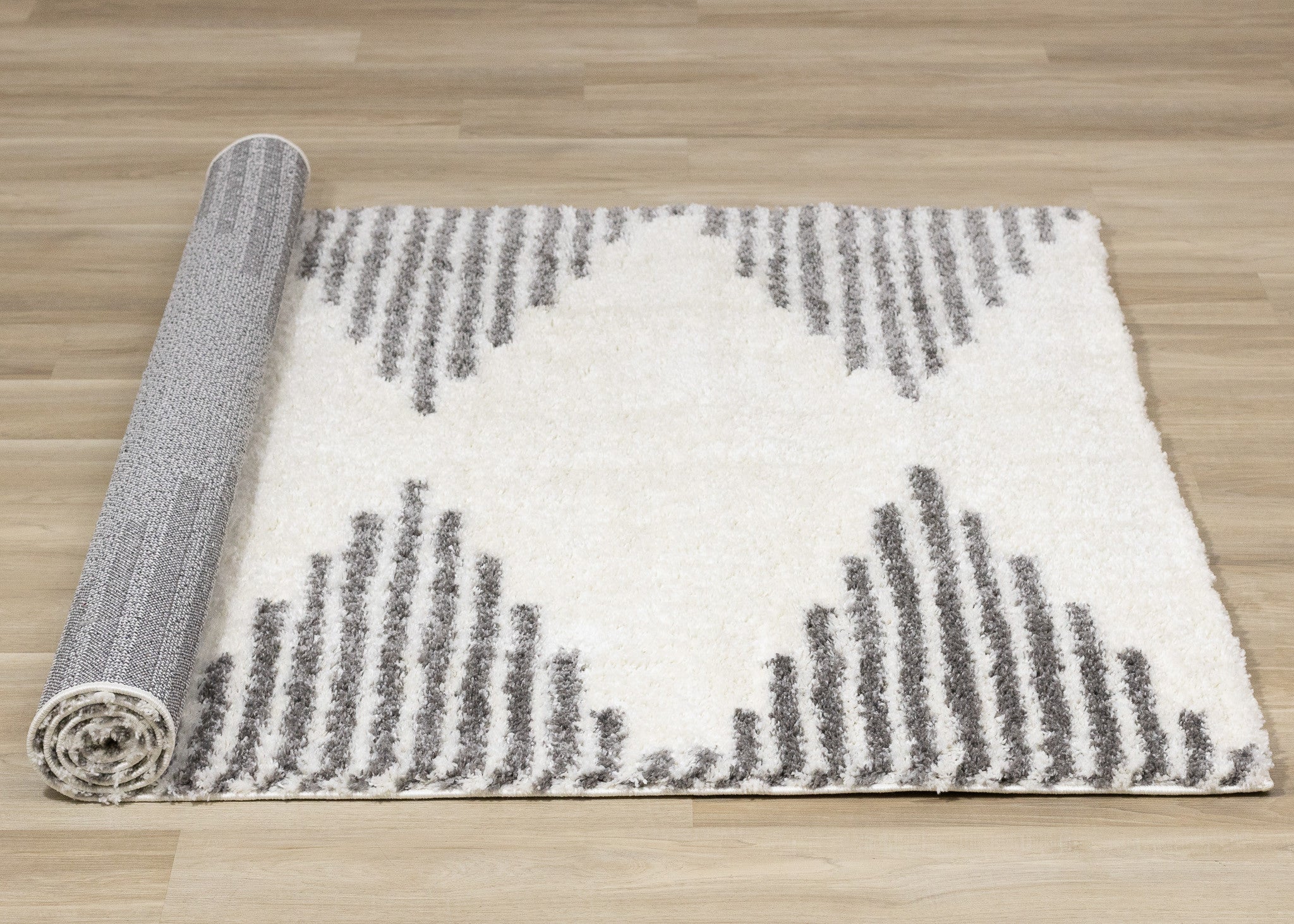5' X 8' Cream And Gray Geometric Area Rug - Home & Garden