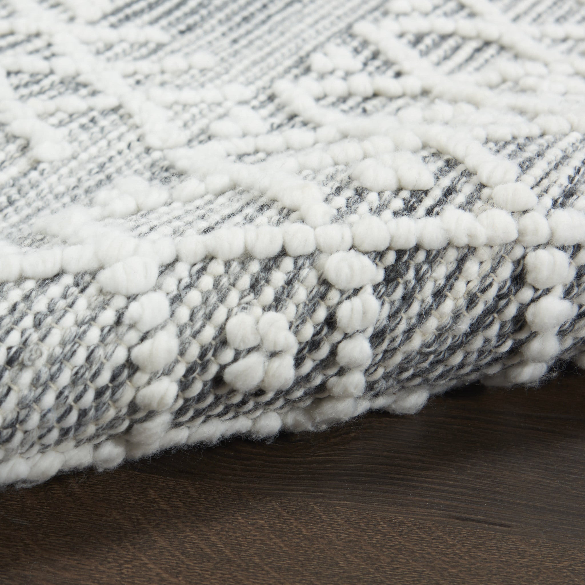 4' X 6' Gray and Ivory Geometric Hand Woven Area Rug With Fringe - Home & Garden